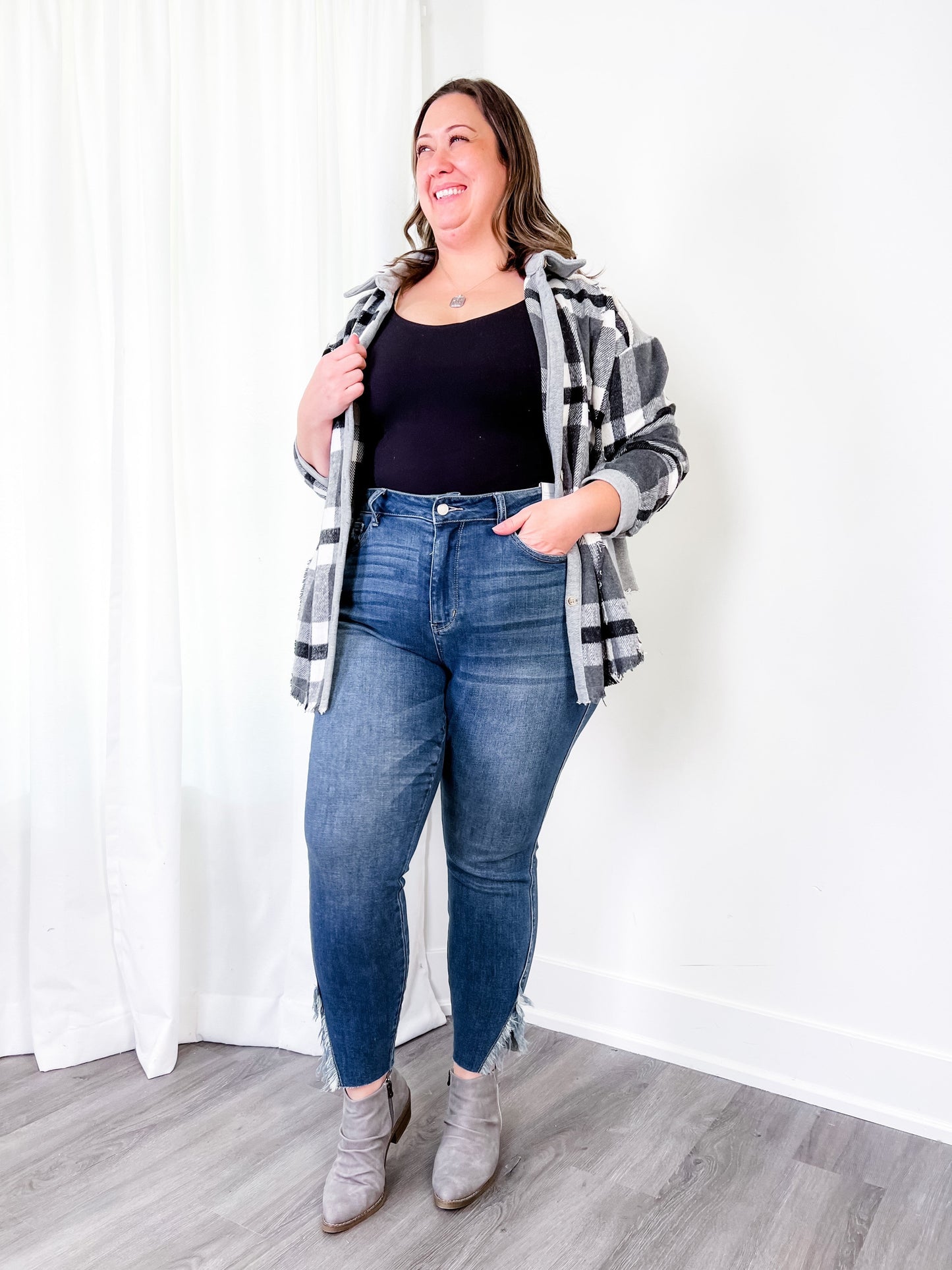 Judy Blue Tulip Hem Medium Wash Skinny Jeans with Frayed Hem