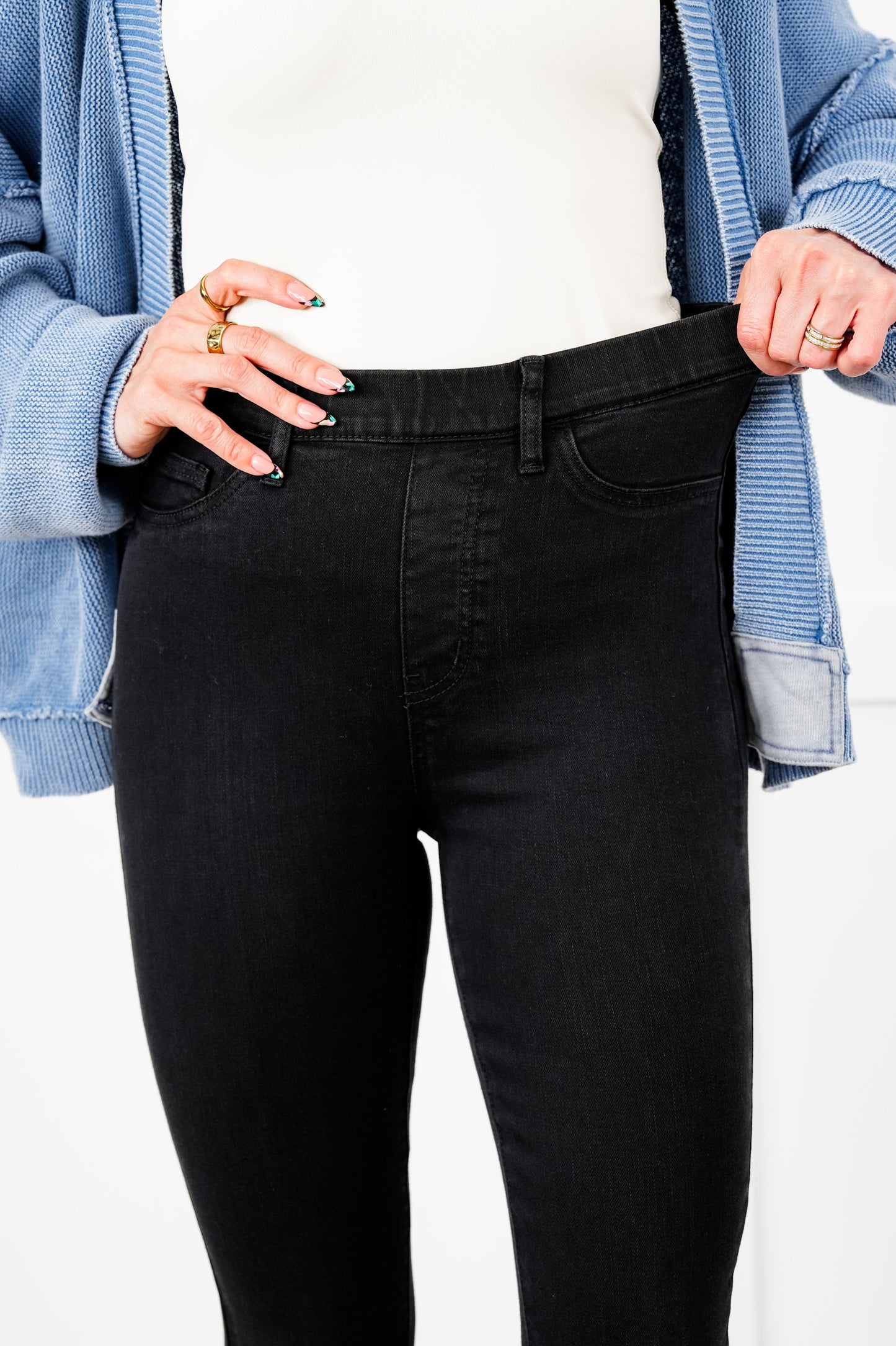 Judy Blue Back in Black Booty Lifting High Rise Black Pull On Shield Pocket Skinny Jeans