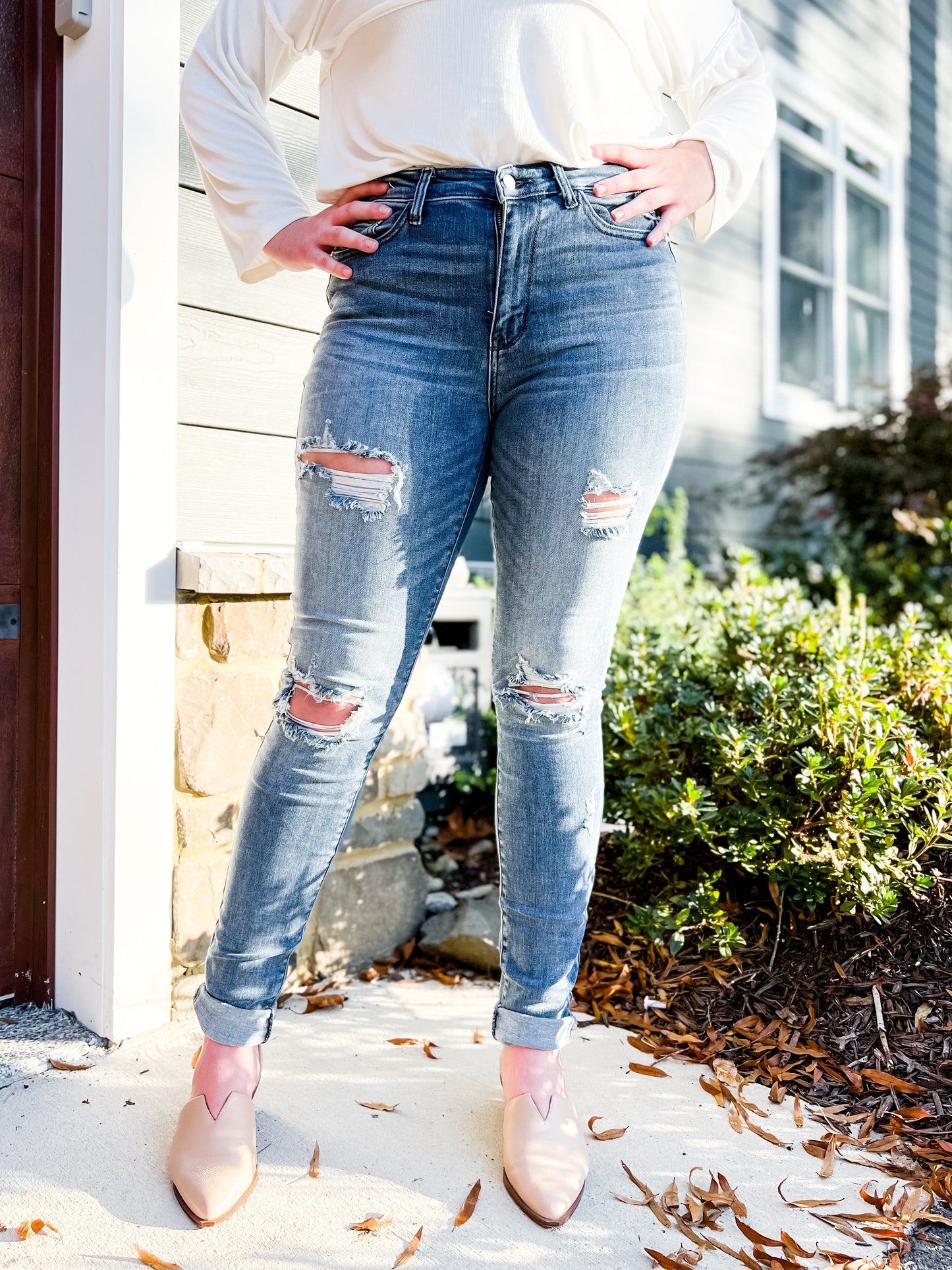 Judy Blue Skyscraper Long Tall Medium Wash Distressed Skinnies 34"!!!!