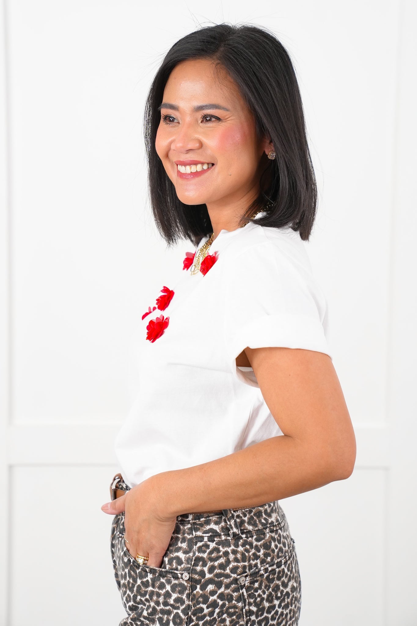 Short Sleeve Tee Shirt with Flower Applique Detail