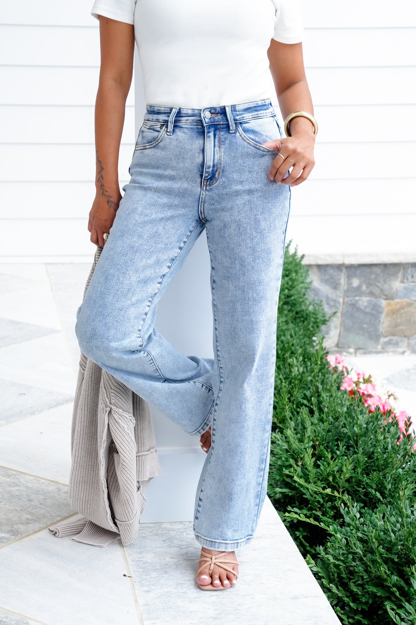 Judy Blue High Rise Light Stone Wash Straight Fit Jeans