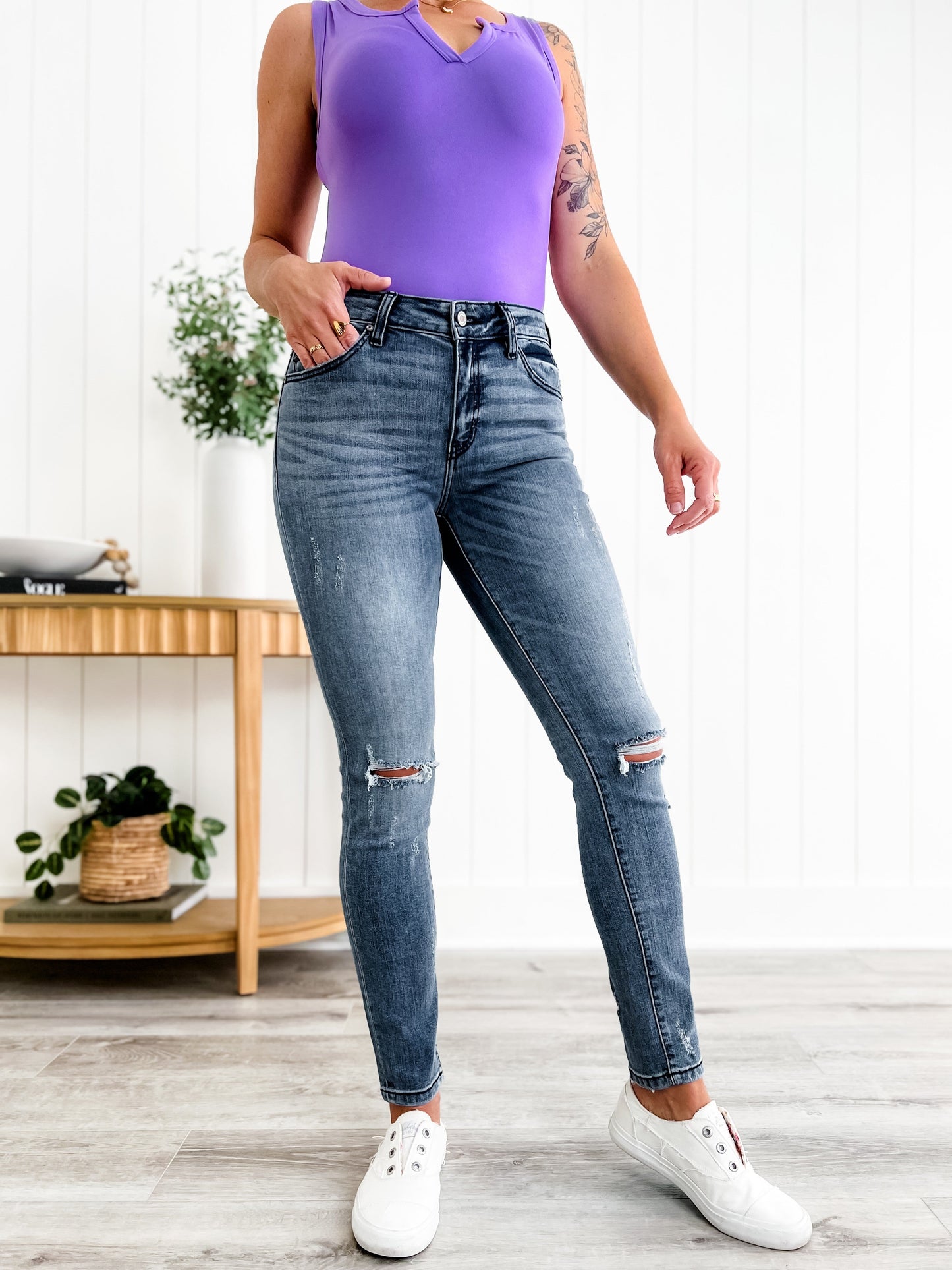 KanCan Medium Wash Knee Distressed Skinny Jeans