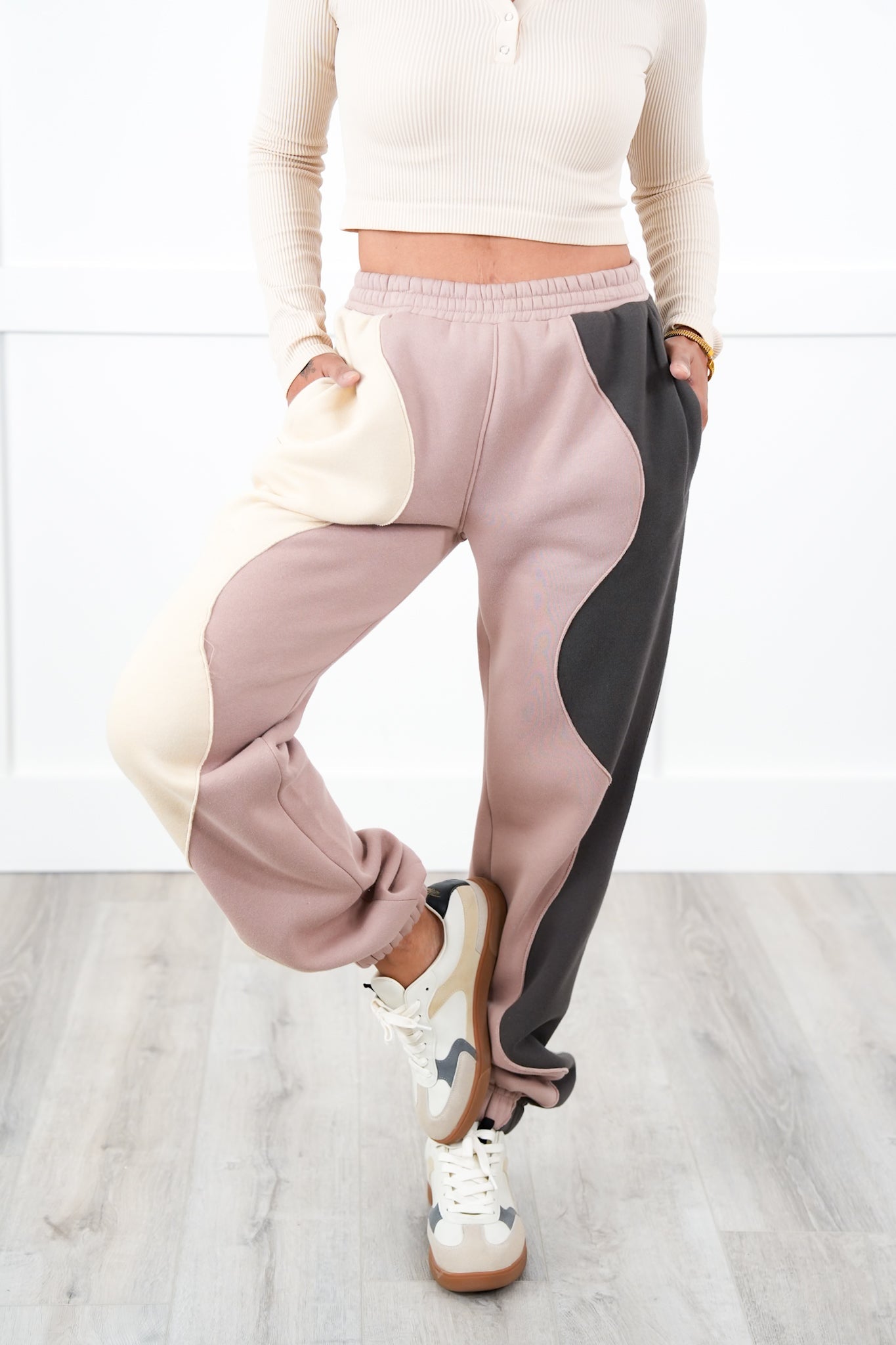 Plus/Reg Wavy Color Block Elastic Waist Sweatpants