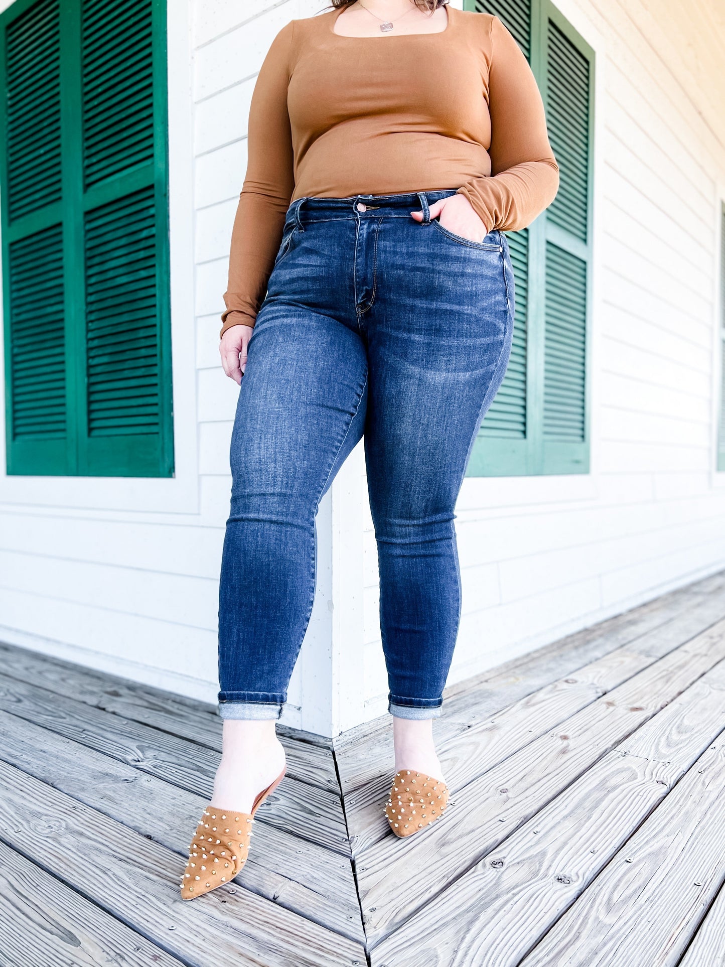Judy Blue 8 Days A Week Medium Wash Mid Rise Skinny jeans with Handsanding