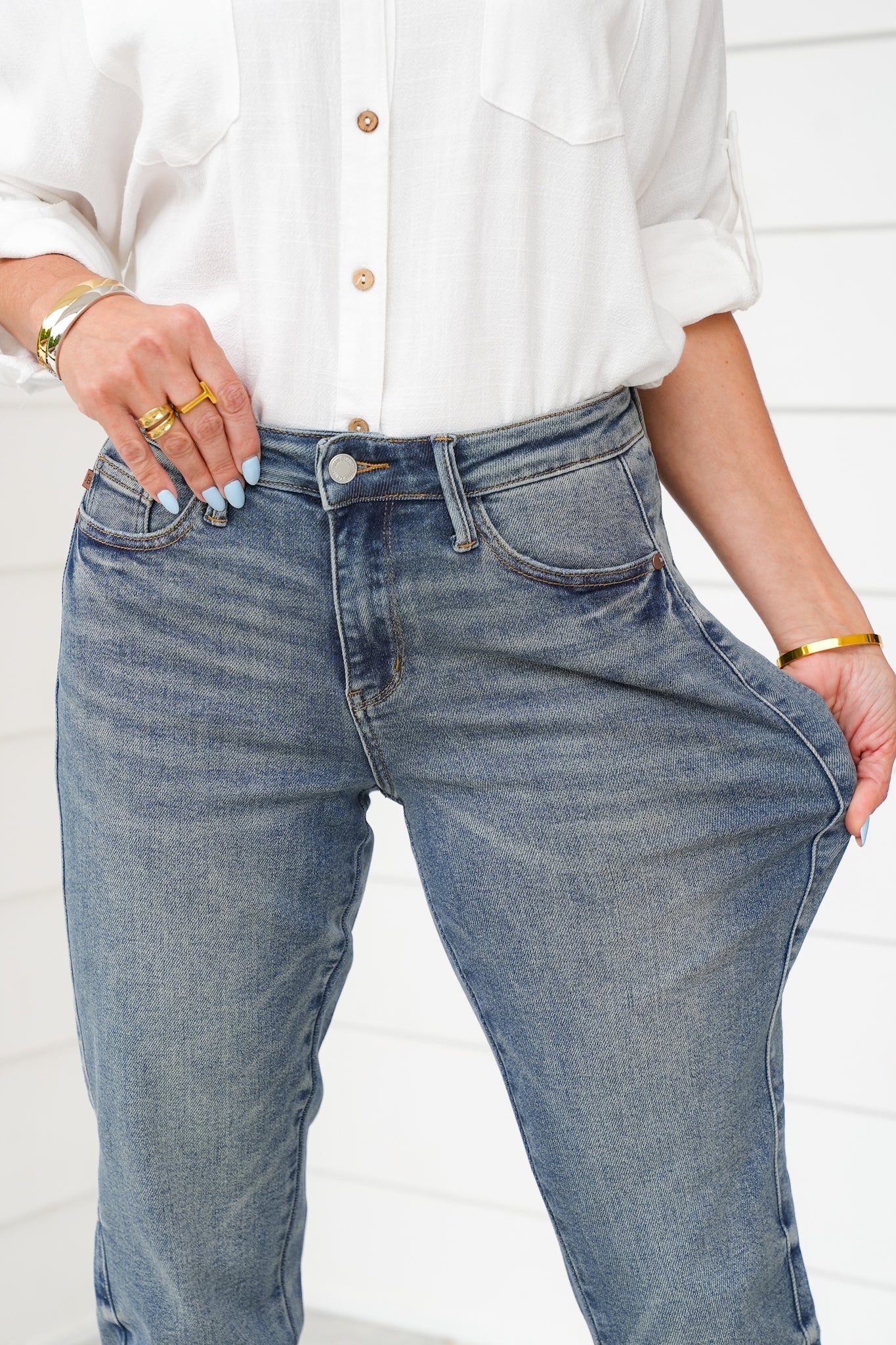 Judy Blue Mid Rise Medium Vintage Wash Boyfriend Jeans with Side Panel And Rolled Cuff