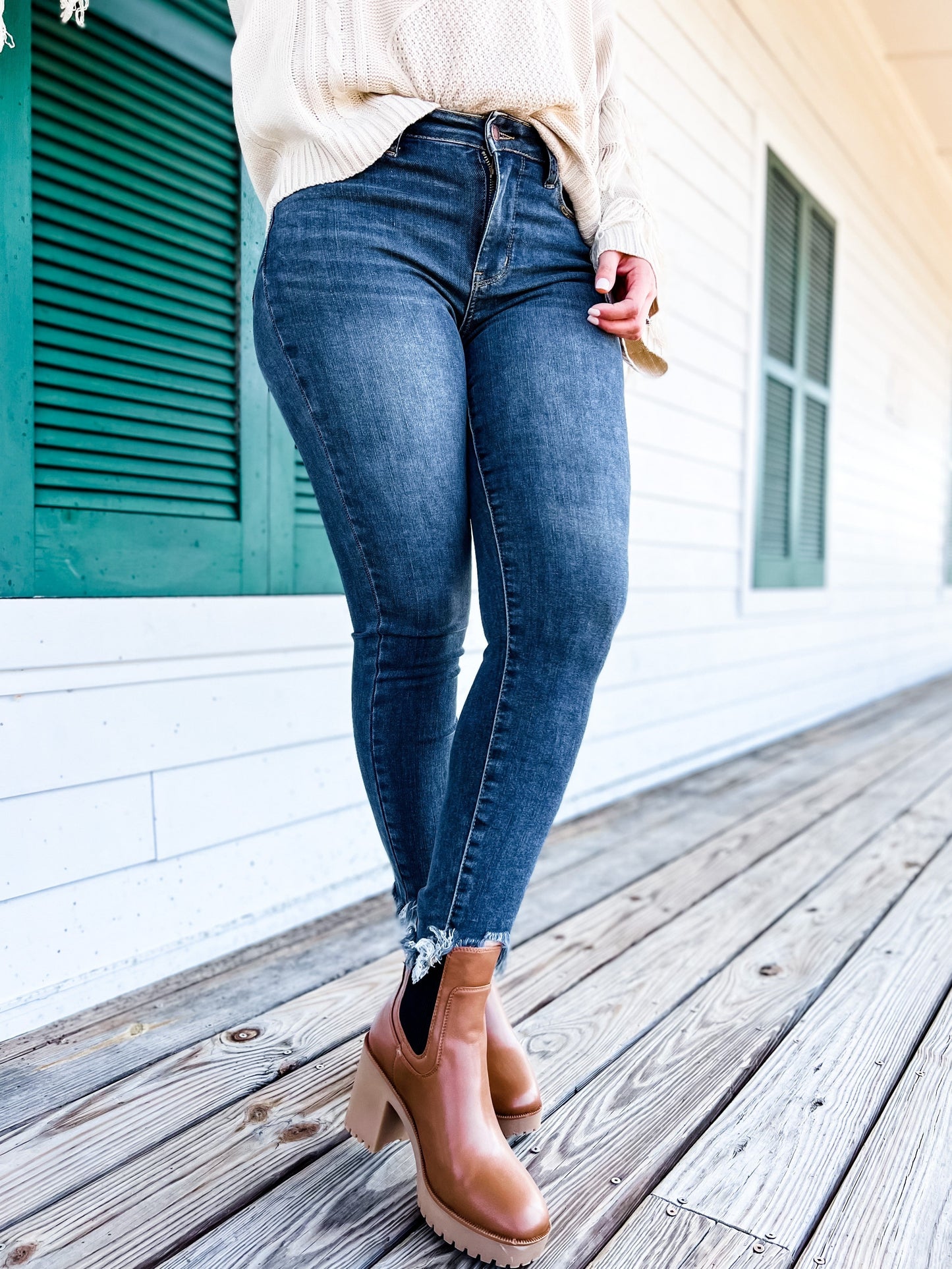 Judy Blue The Gamechanger Medium Wash Mid-Rise Shark Bite Skinnies