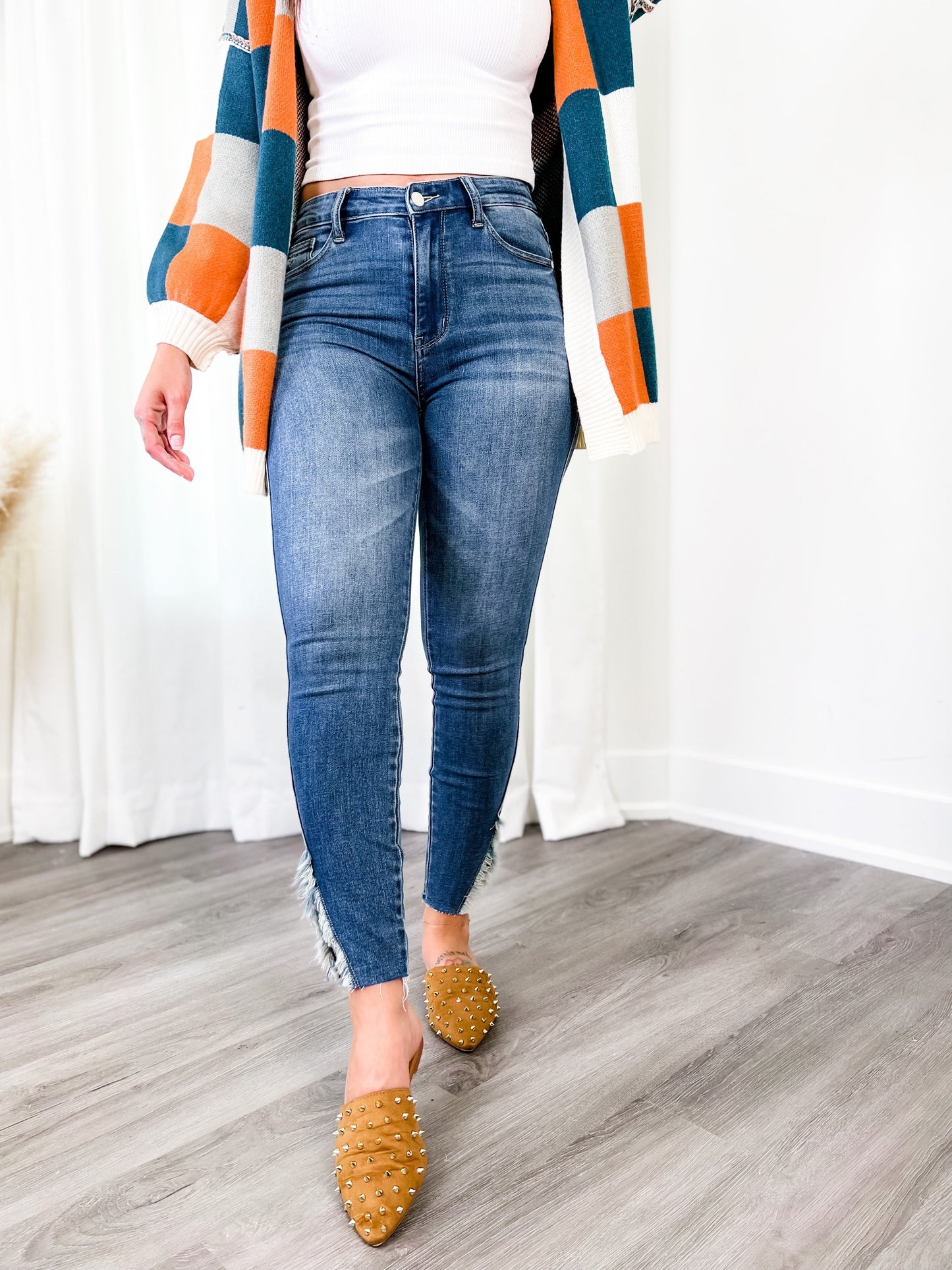 Judy Blue Tulip Hem Medium Wash Skinny Jeans with Frayed Hem