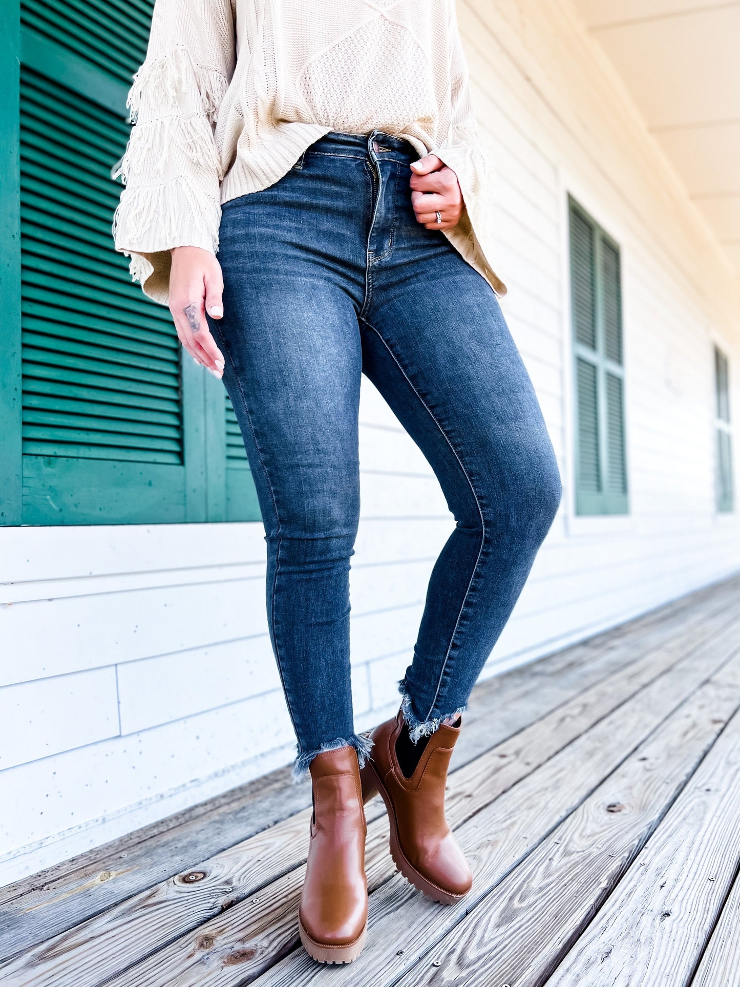 Judy Blue The Gamechanger Medium Wash Mid-Rise Shark Bite Skinnies