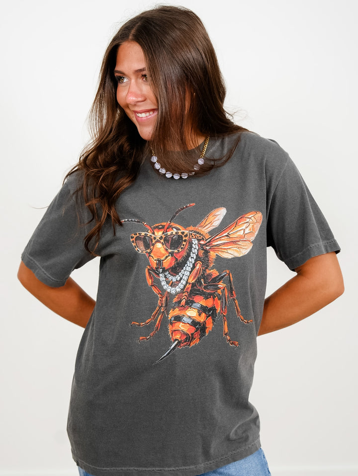 Plus/Reg Short Sleeve Glam Hornet Graphic Tee - Freckled Poppy