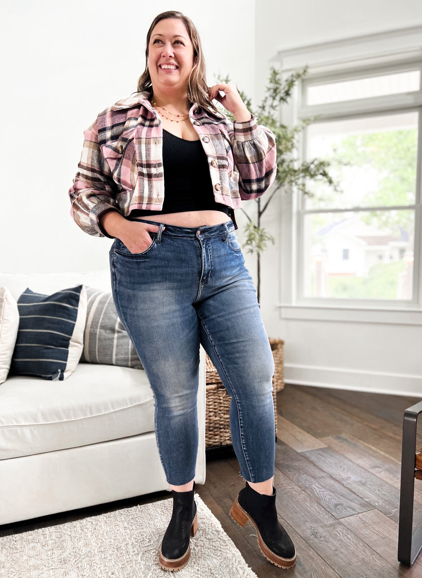 Judy Blue Material Girl Contrast Wash Relaxed Fit Jeans