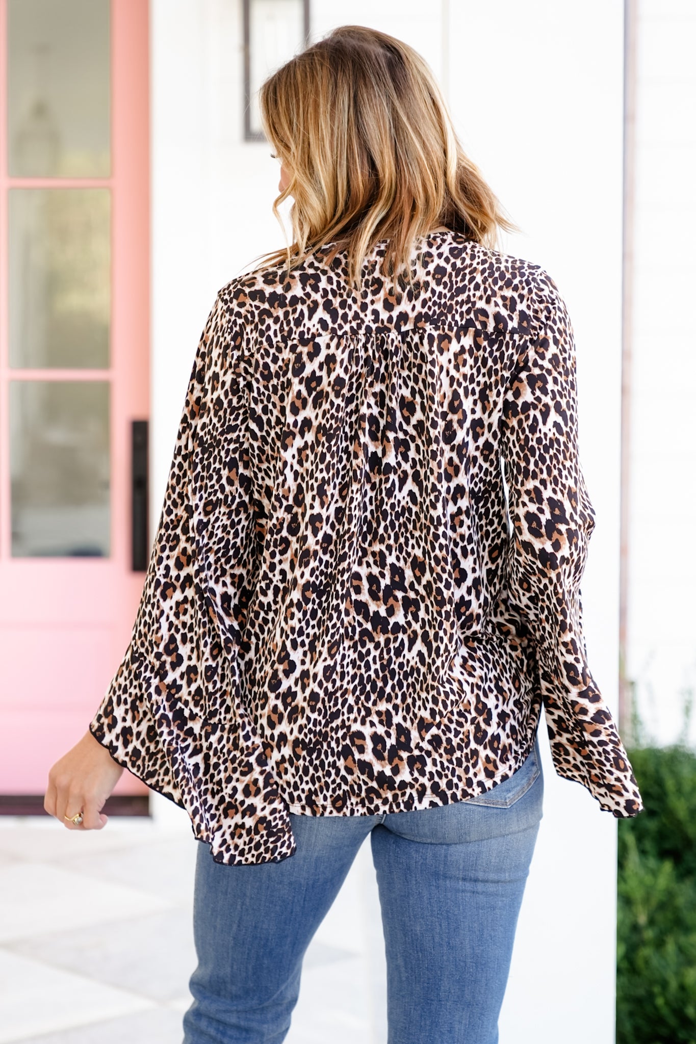 Plus/Reg Leopard Print Long Bell Sleeve V Neck Top