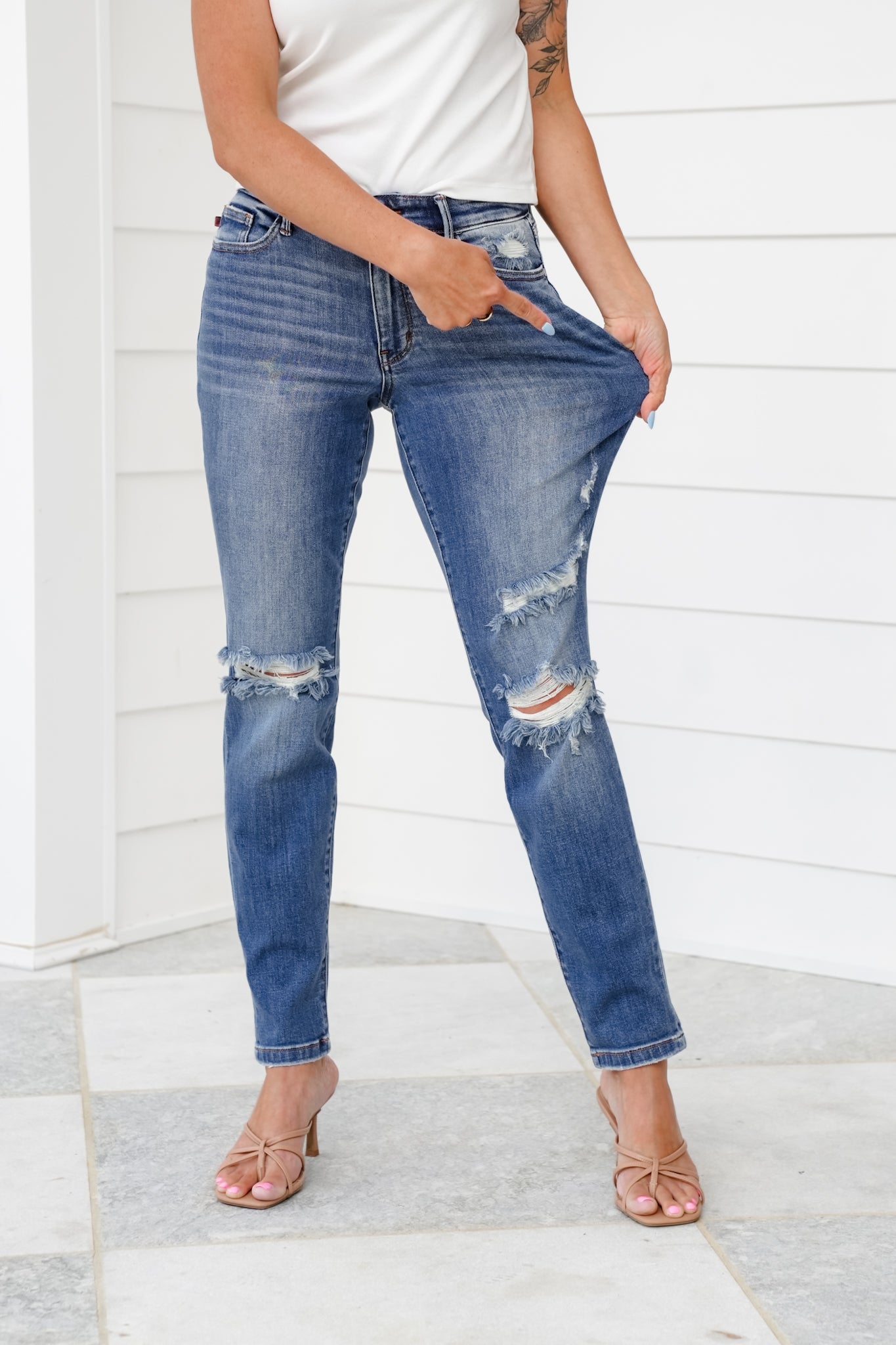 Judy Blue Mid Rise Medium Vintage Wash Distressed Boyfriend Jeans