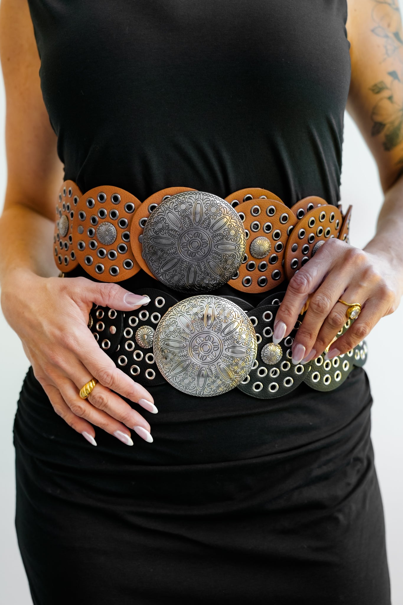 Wide Western Circle Belt with Grommets – Freckled Poppy display picture 2