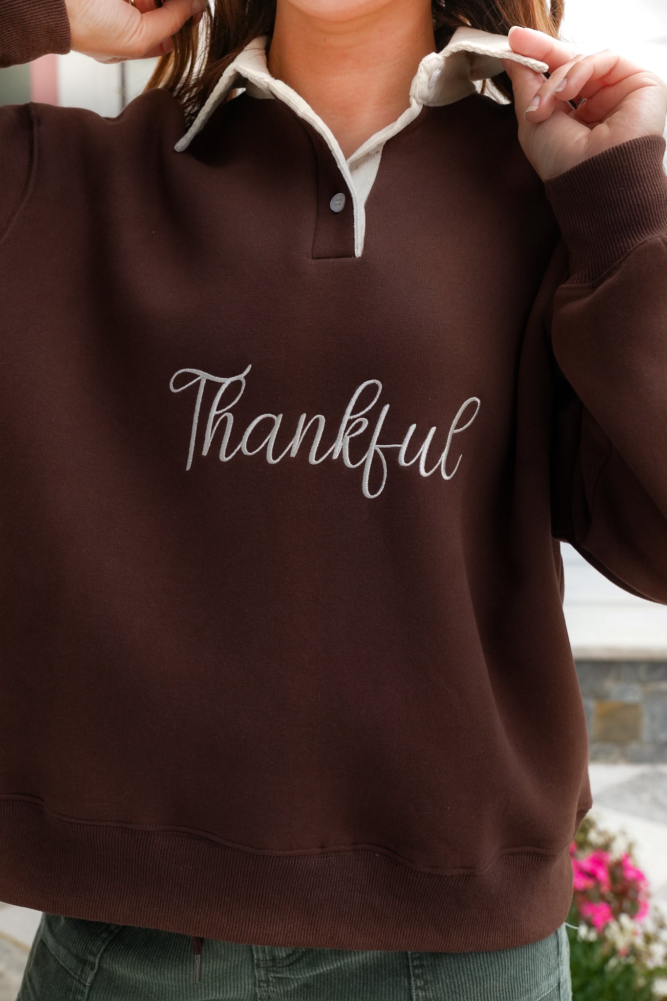 Long Sleeve Embroidered "Thankful" Collared Sweatshirt