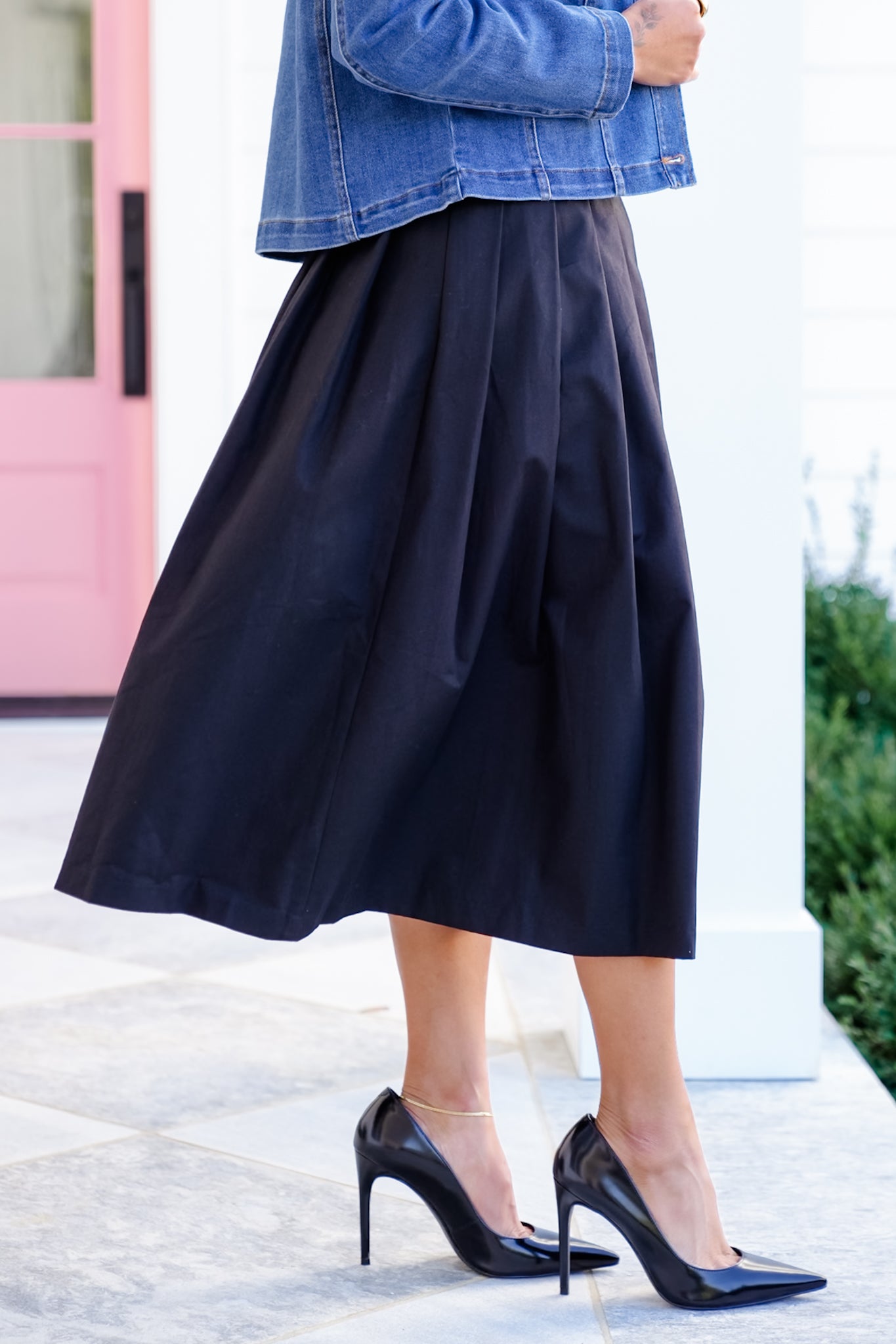 Solid Pleated Midi Skirt With Belt