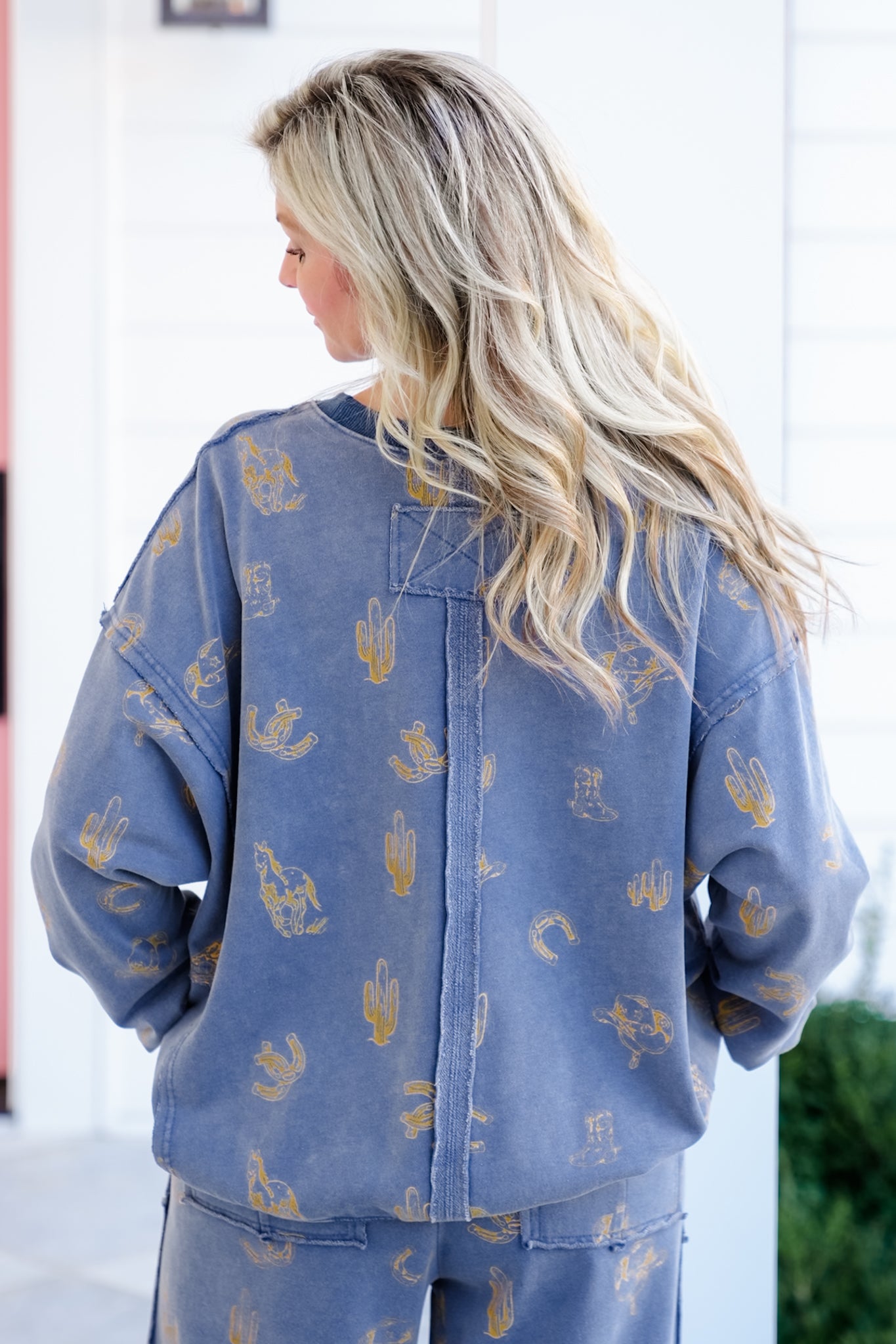 Western Print Long Sleeve Pullover Top