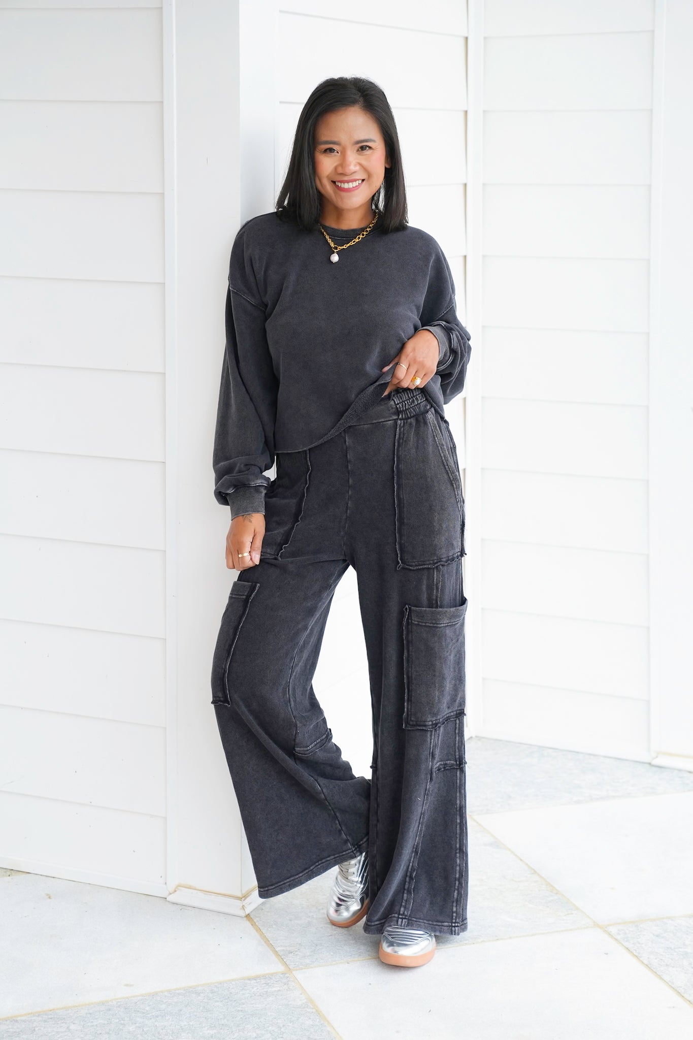 Long Sleeve Crew Neck Cropped Sweatshirt