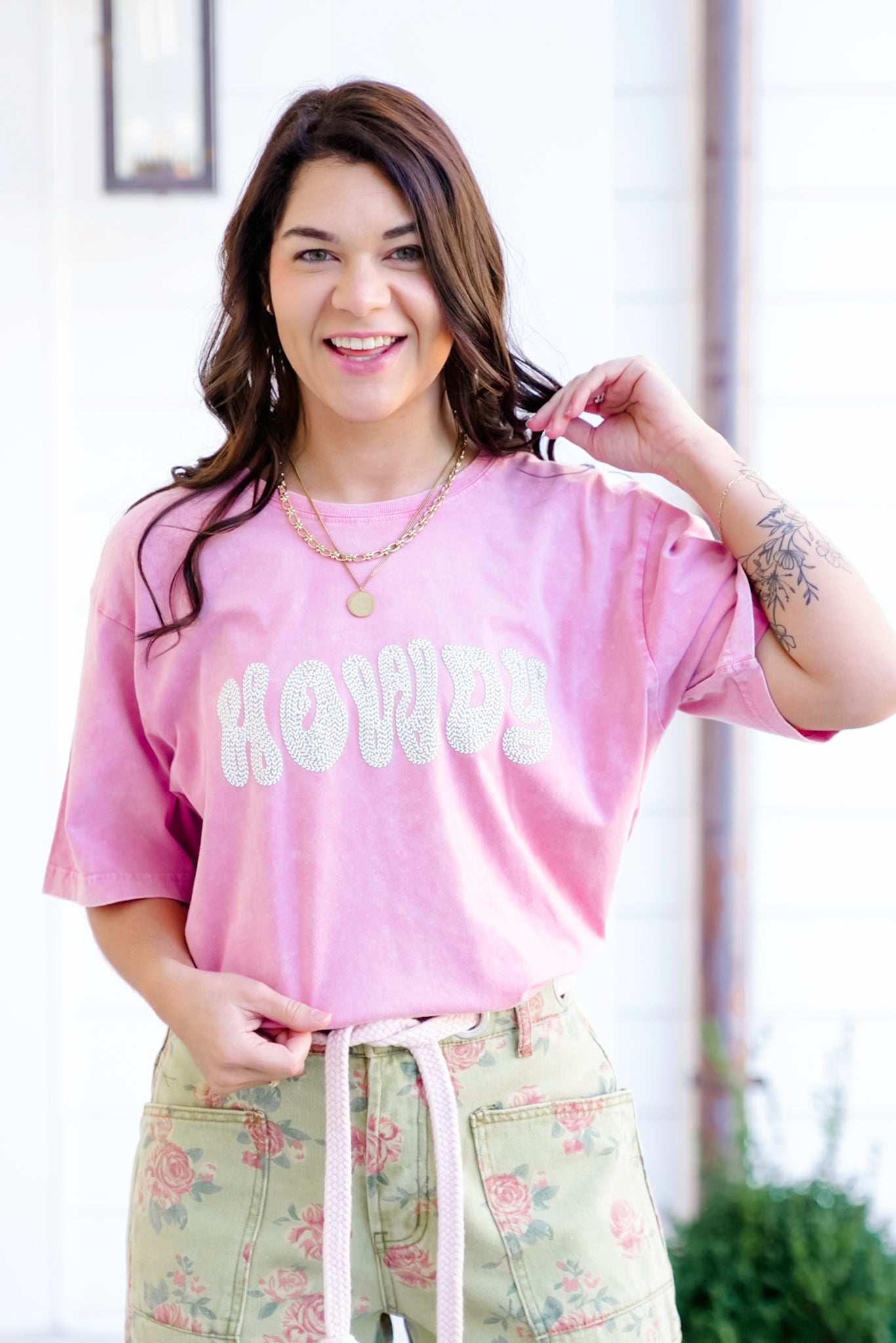 Short Sleeve Puff Print "Howdy" Graphic Tee