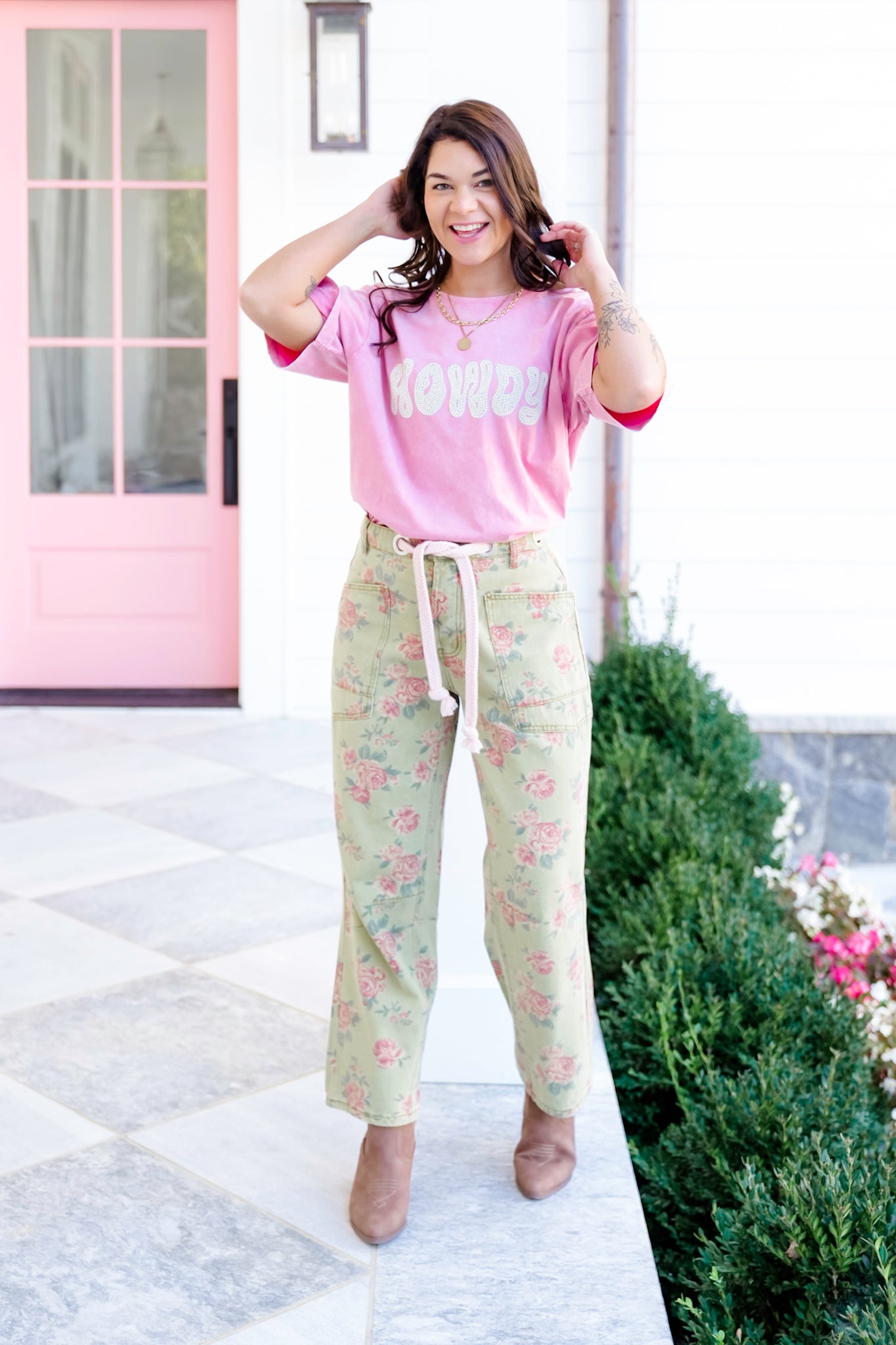 Short Sleeve Puff Print "Howdy" Graphic Tee