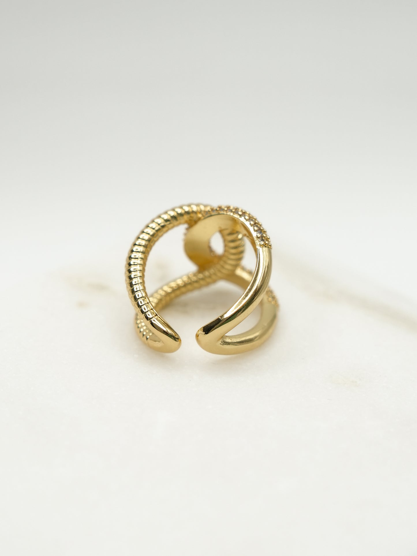 Gold Intersecting Circle Ring