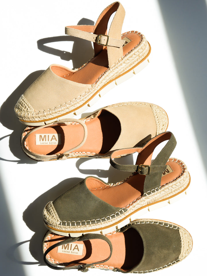 MIA Closed Toe Sandal with Adjustable Strap - Freckled Poppy