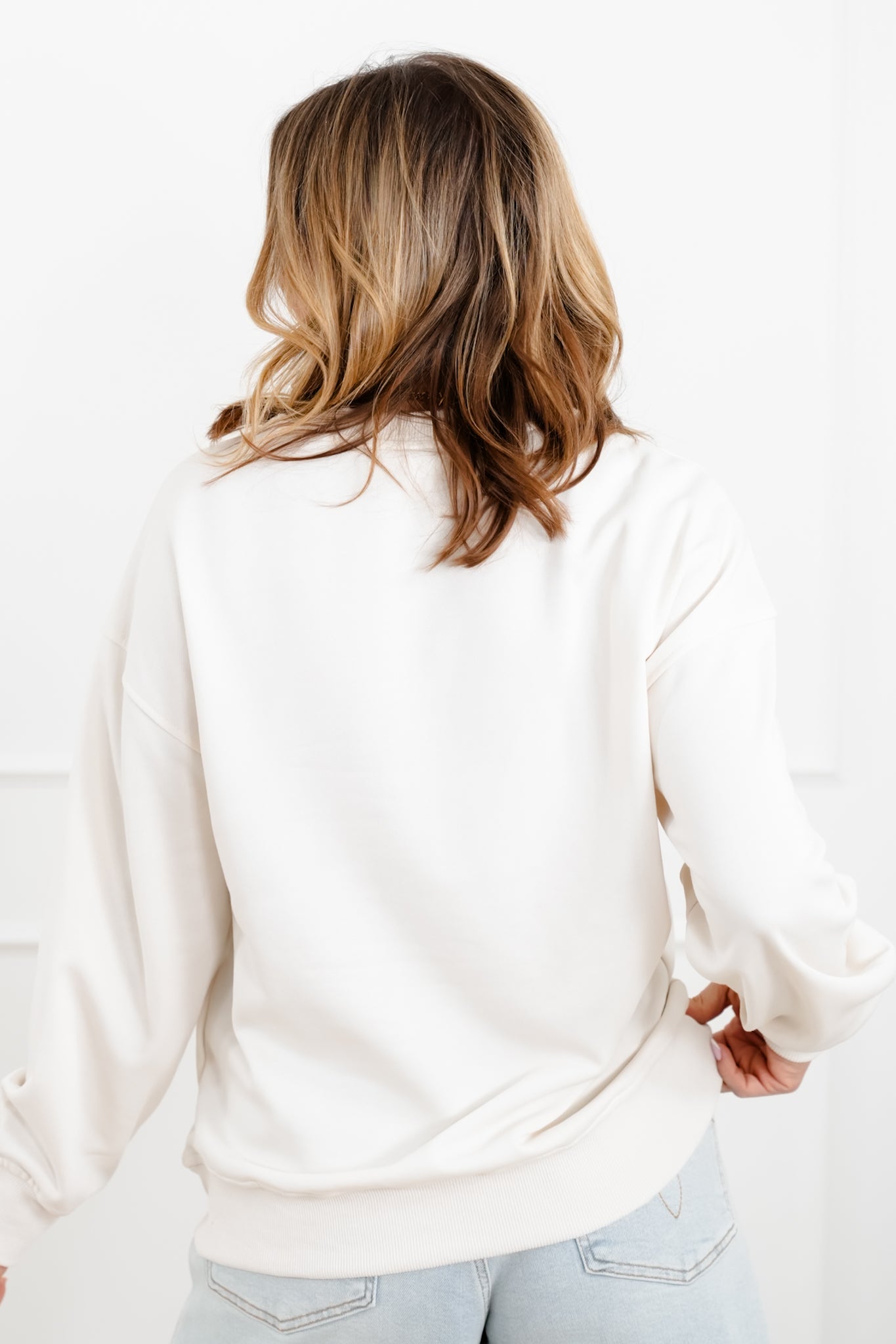 Long Sleeve Sea Shell Graphic Sweatshirt