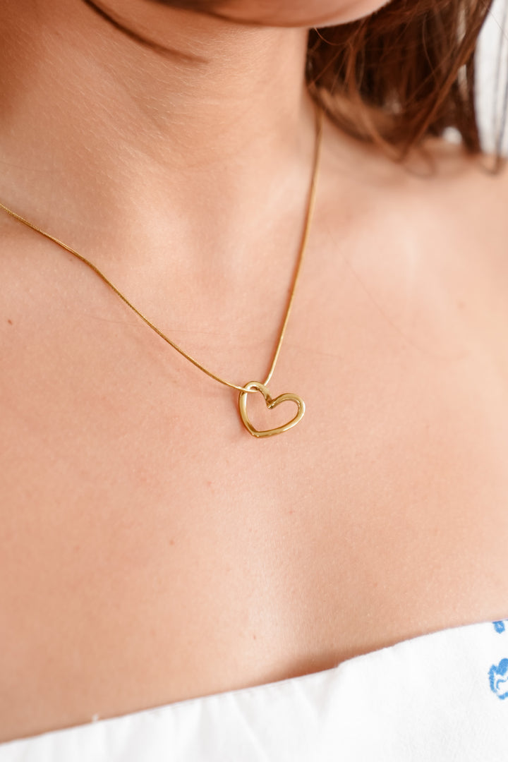 18K Non-Tarnish Stainless Steel Chain Open Heart Necklace