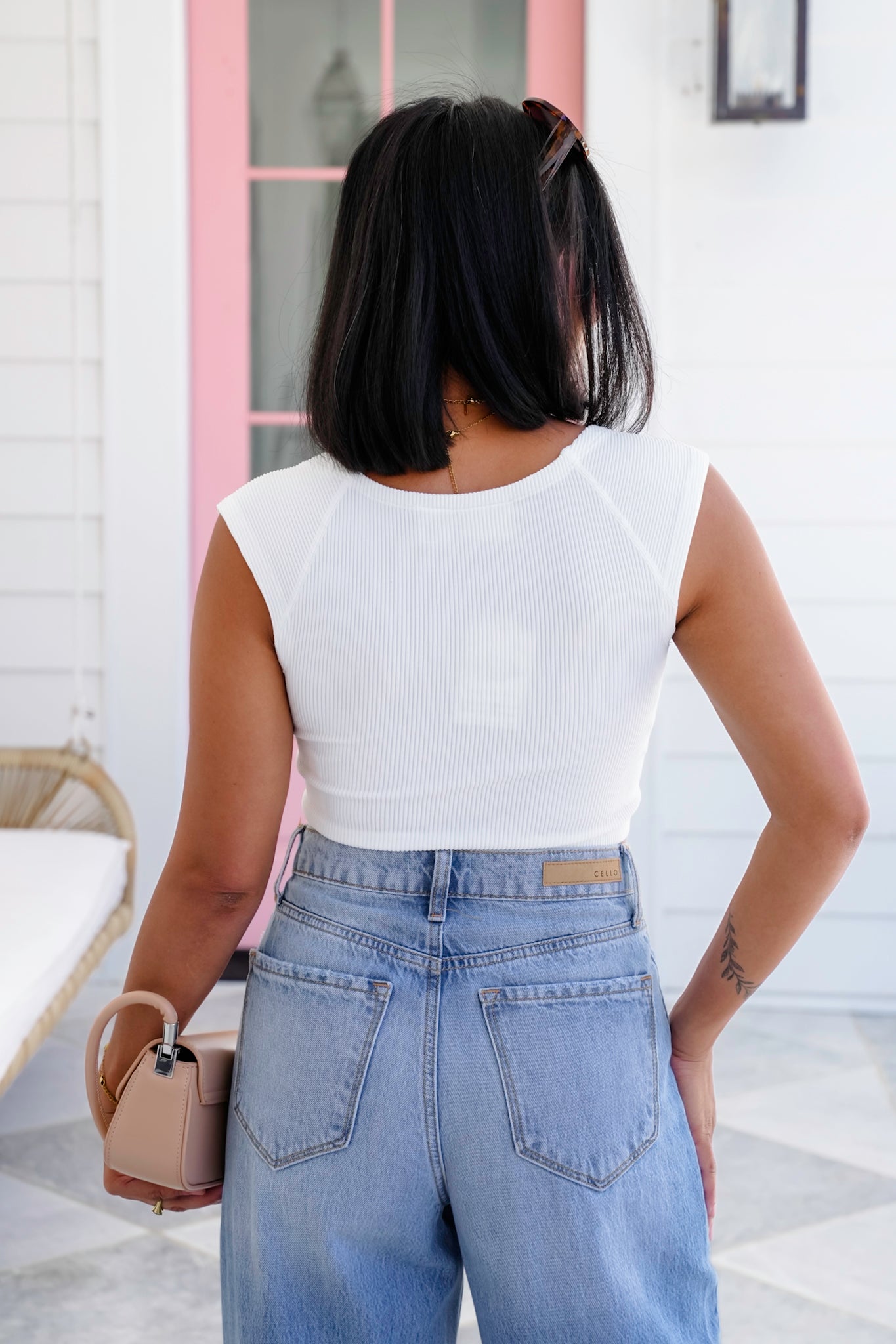 Ribbed Knit Sleeveless Sweetheart Neck Cropped Top