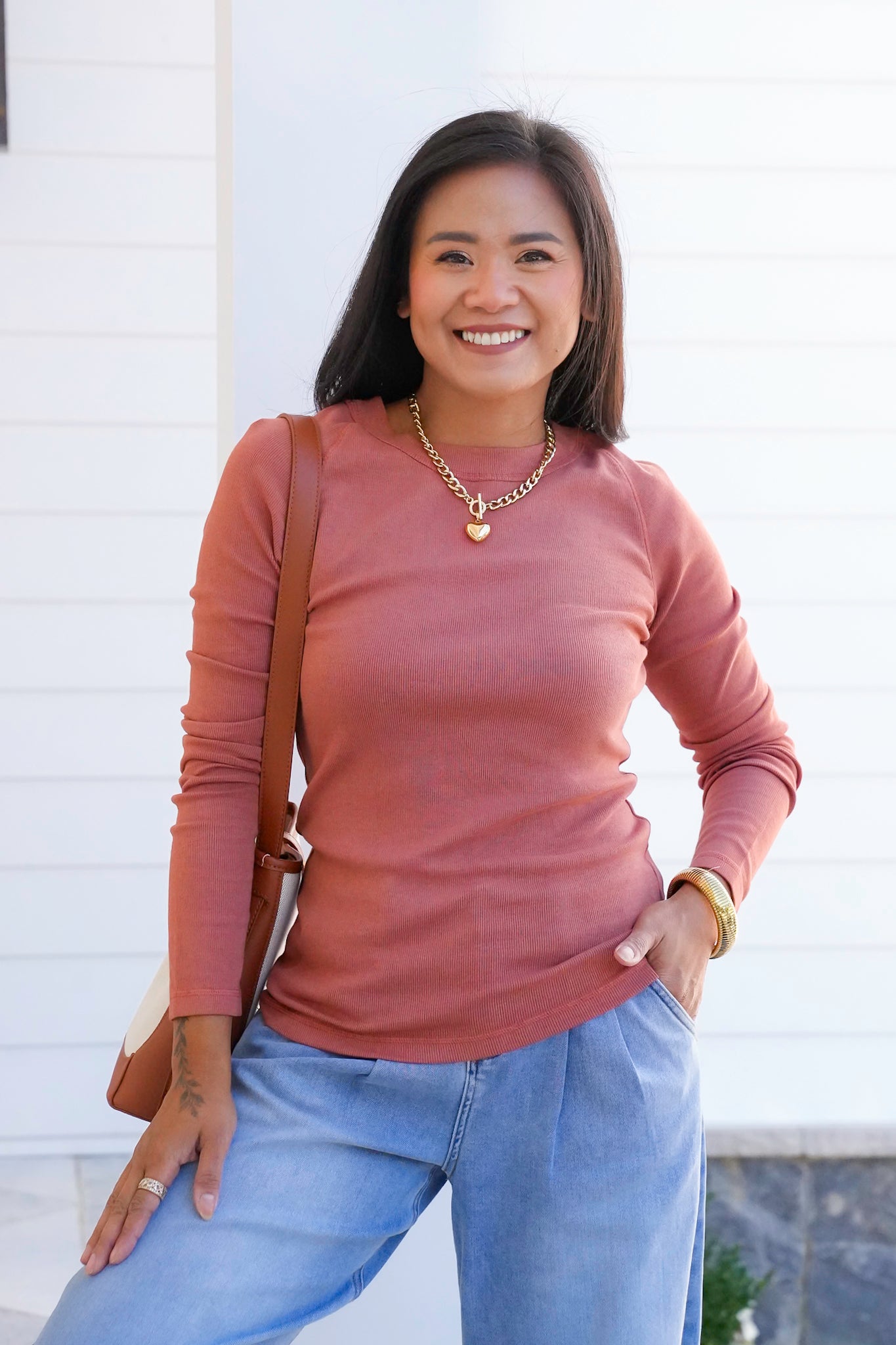 Raglan Sleeve Crew Neck Top With Exposed Seam