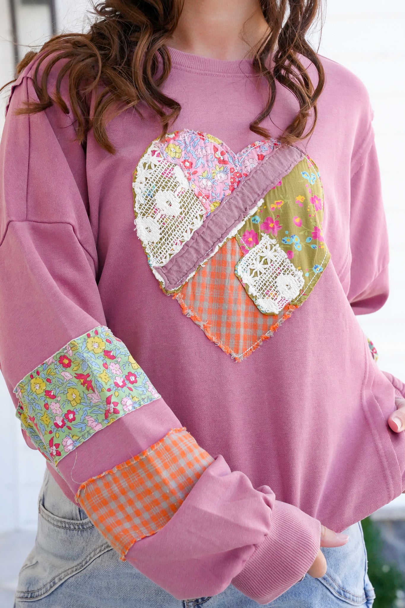 Plus/Reg Floral Heart Patch Long Sleeve Pullover