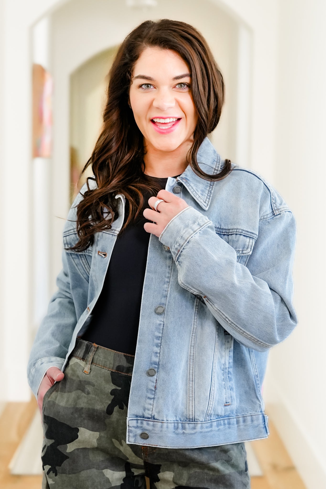 Medium Wash Long Sleeve Button Down Jacket with Patch Tiger Print