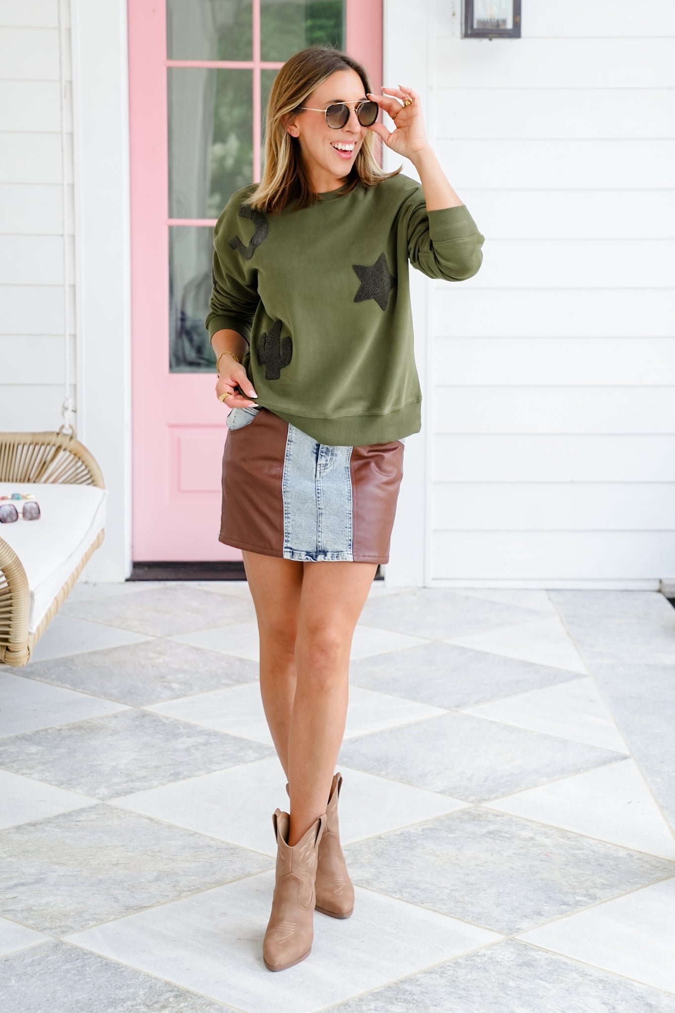 Long Sleeve Pullover Sweatshirt with Western Patch Detail