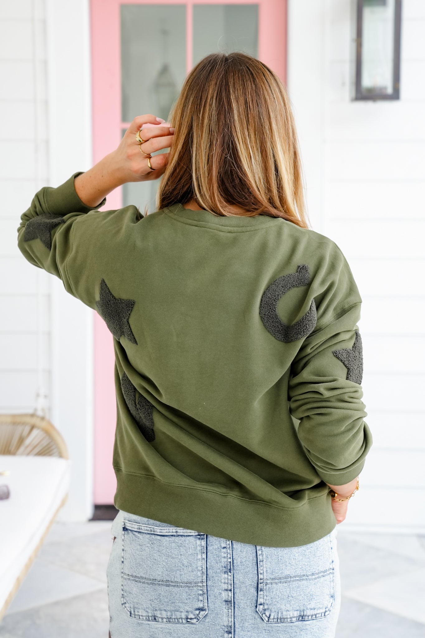 Long Sleeve Pullover Sweatshirt with Western Patch Detail