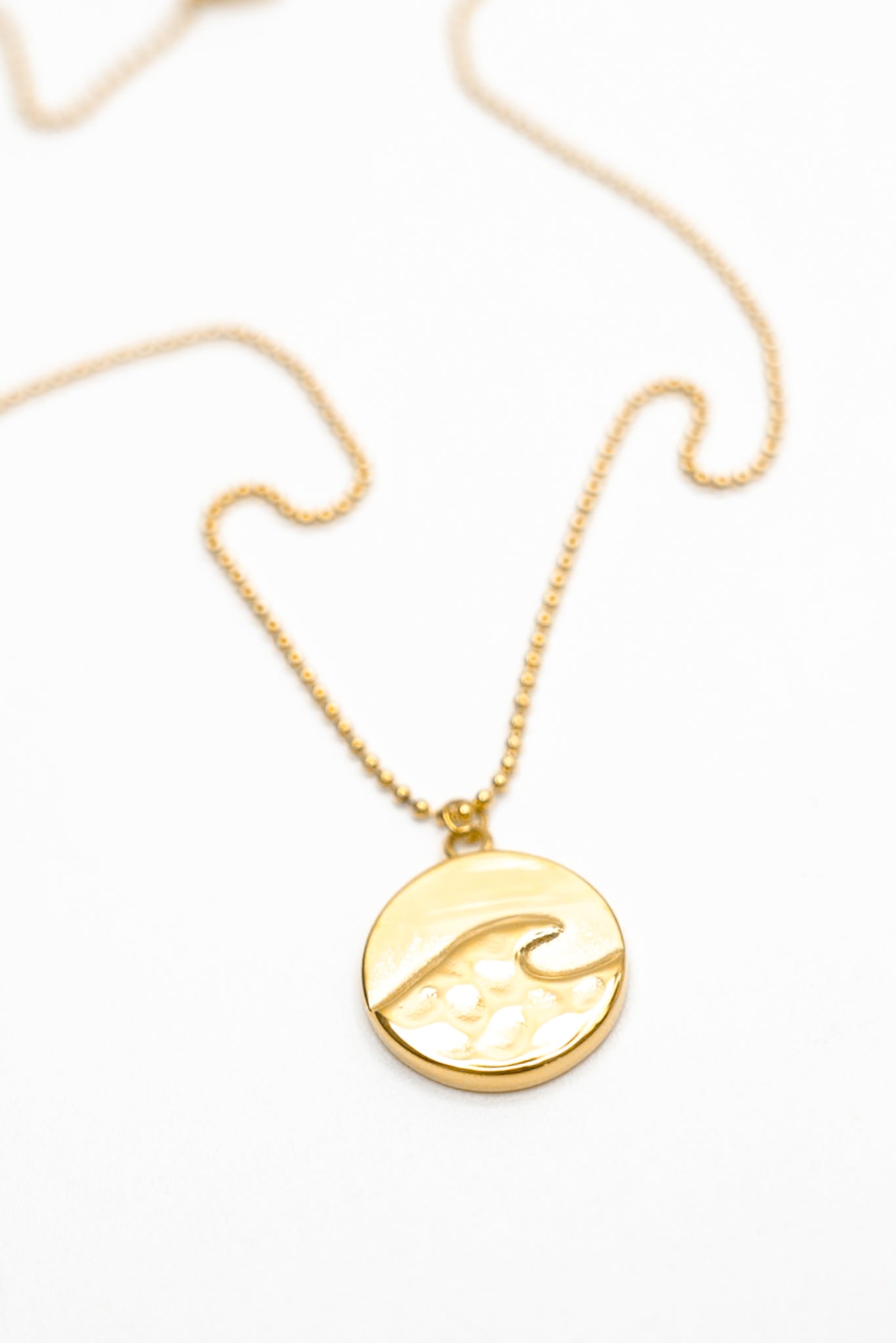 Salty Cali Wave Medallion Necklace