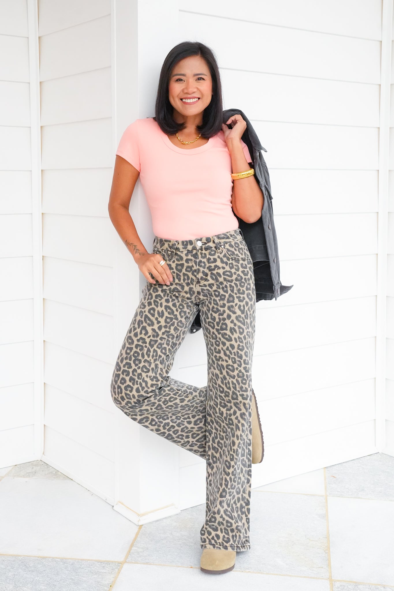 Door Buster! Plus/Reg Solid Basic Short Sleeve Round Neck Top