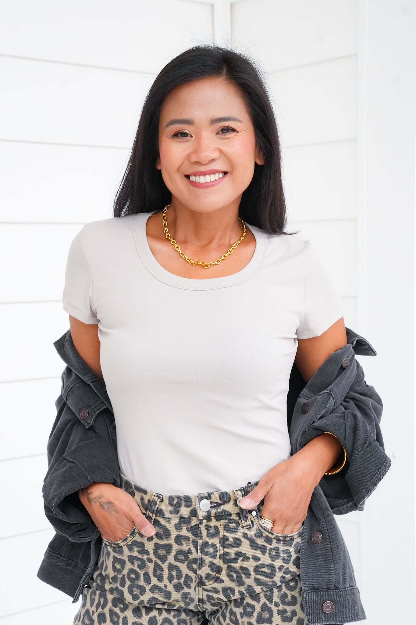 Door Buster! Plus/Reg Solid Basic Short Sleeve Round Neck Top