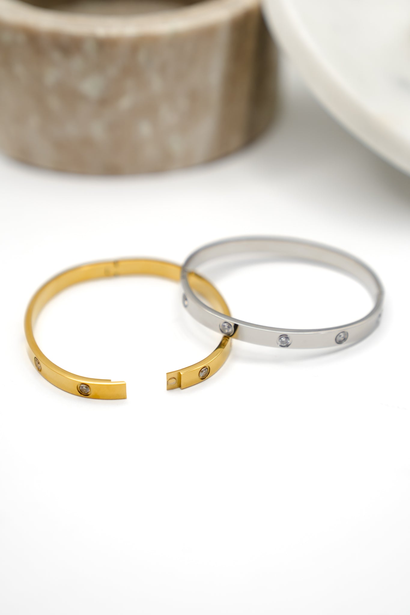 Chansutt Pearls Luxe Bangle