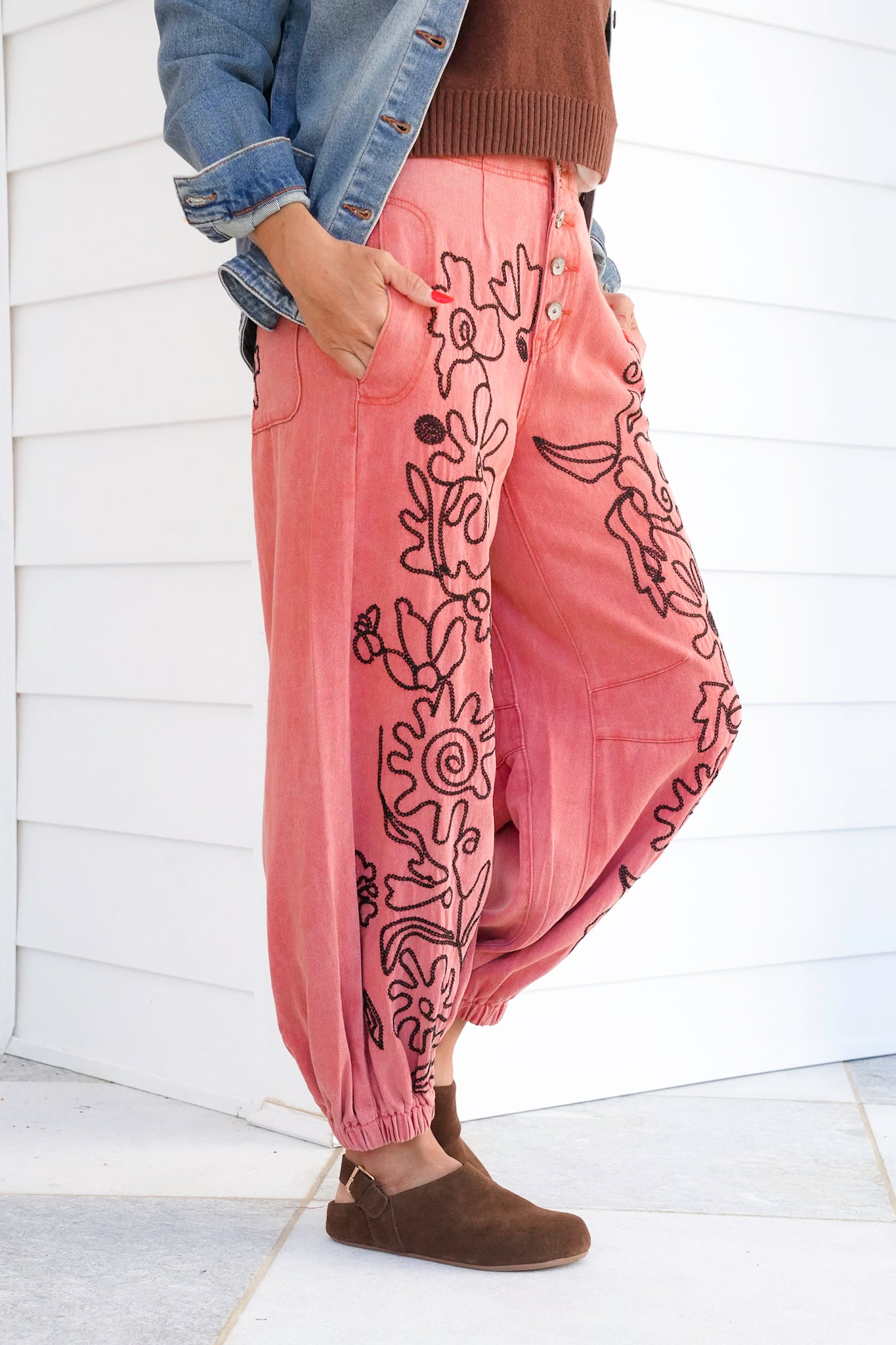 POL Floral Embroidered Pants with Elastic Cuff