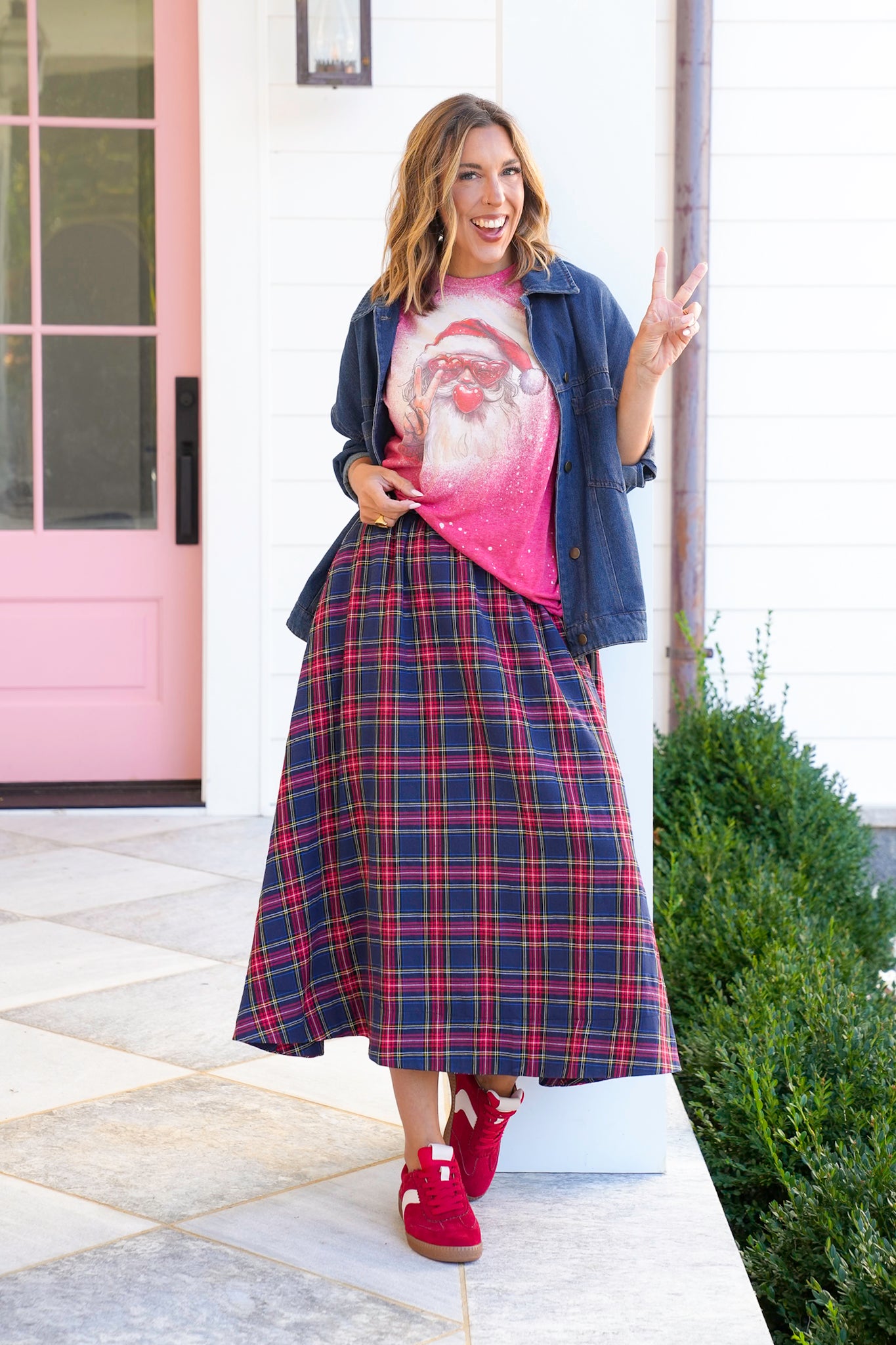 Plus/Reg Short Sleeve Santa Bubblegum Graphic Tee