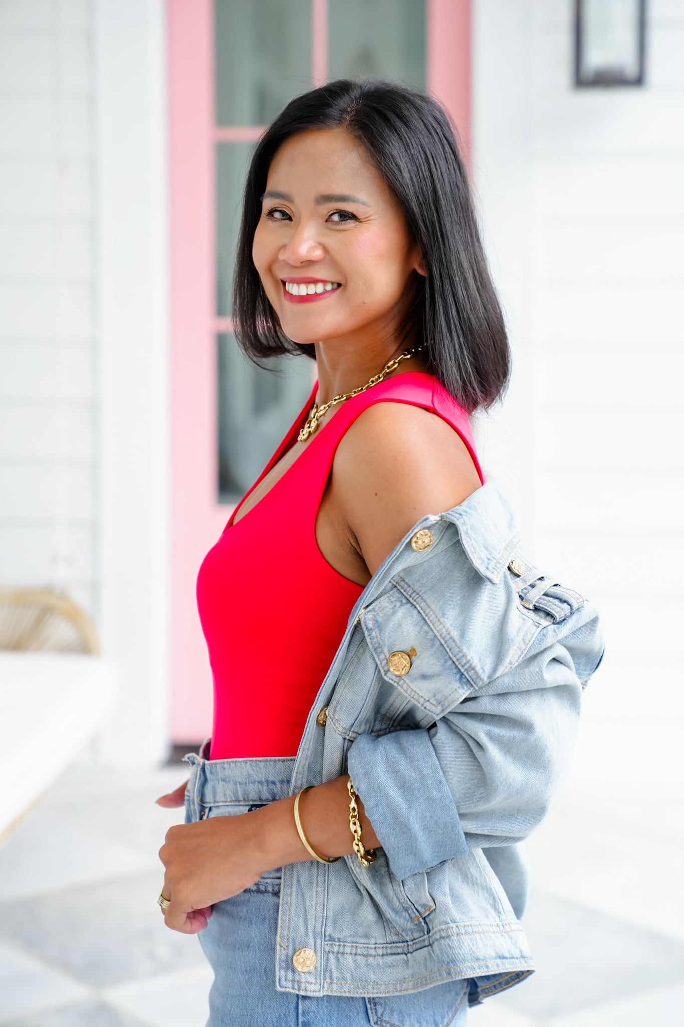 Door Buster! Zenana U-Neck Seamless Cropped Tank Top with Built-In Bra