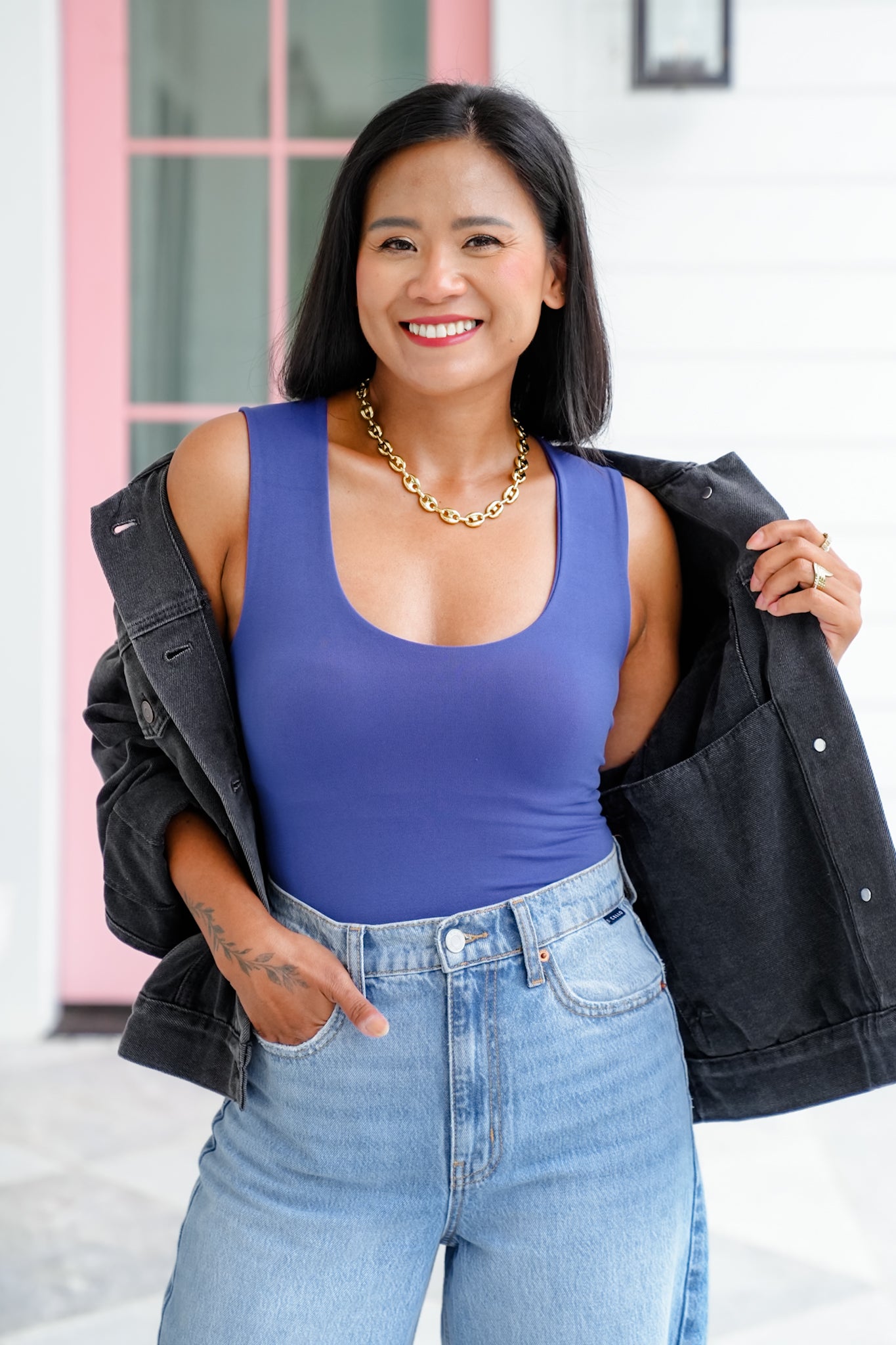 Door Buster! Zenana U-Neck Seamless Cropped Tank Top with Built-In Bra