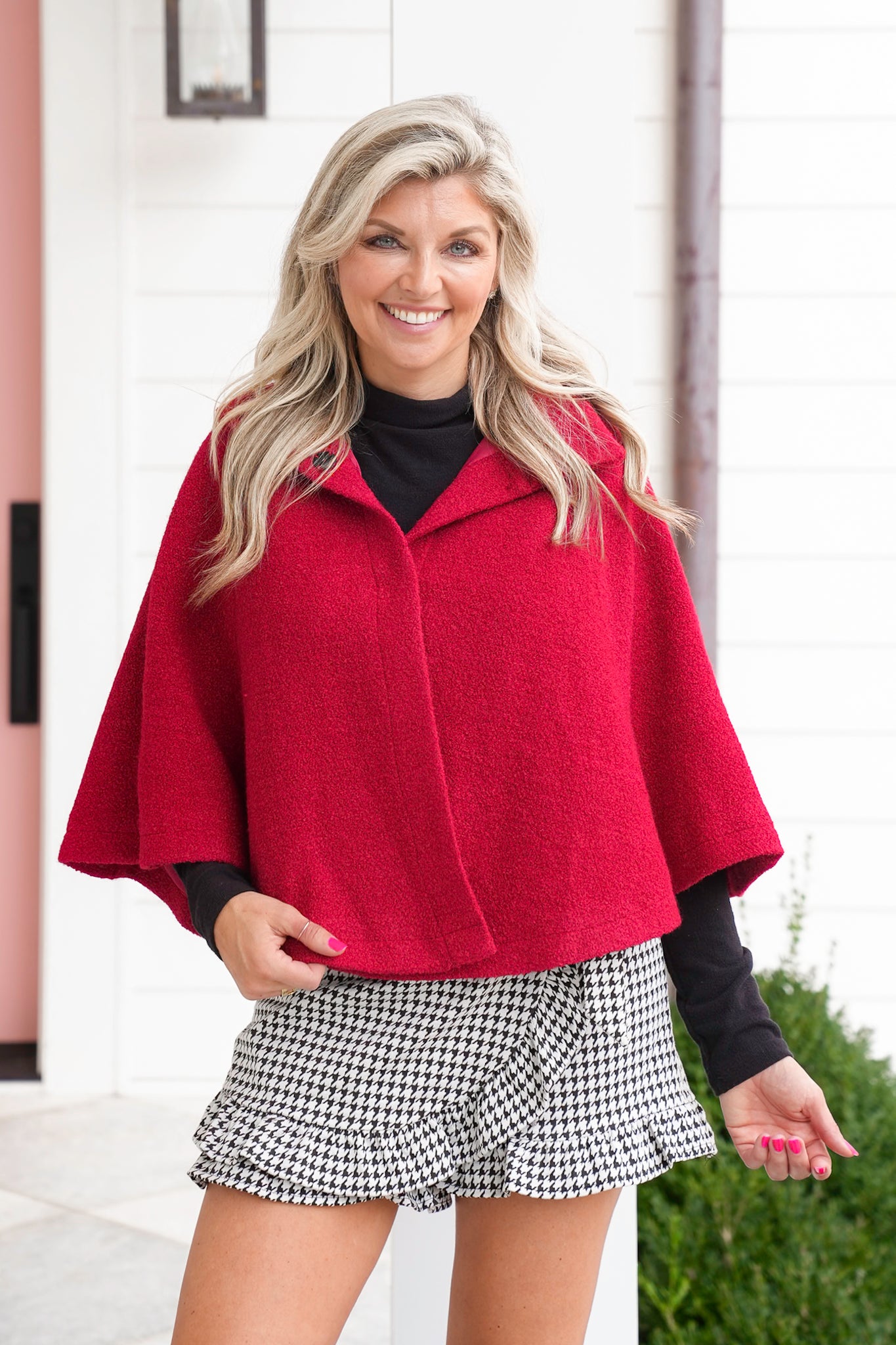 Plus/Reg Sleeveless Snap Button Cape