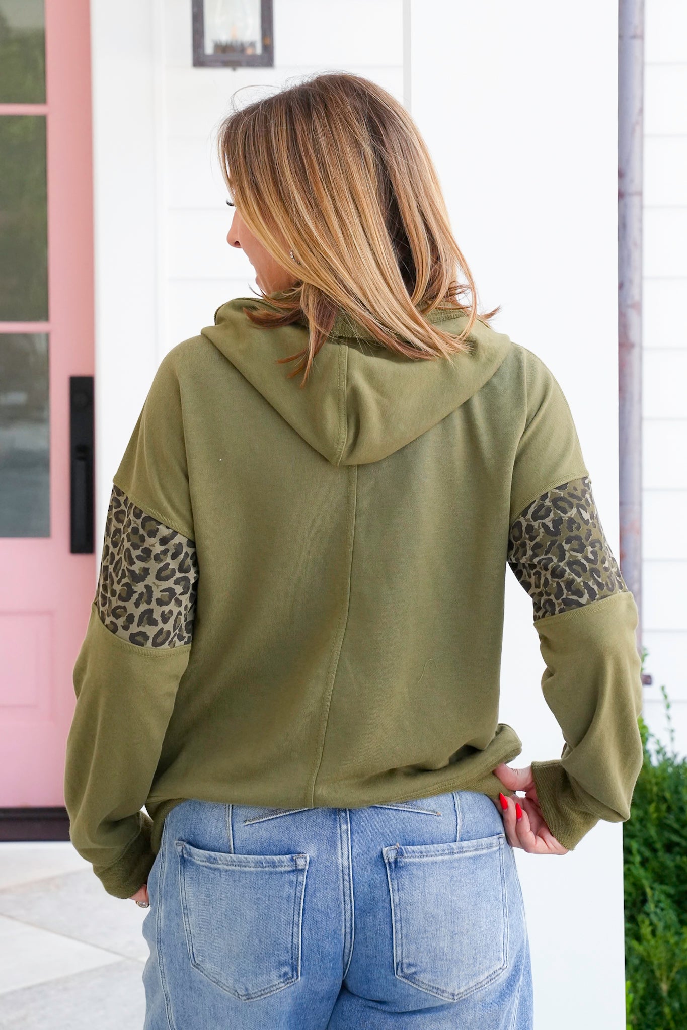 Long Sleeve Pullover Hoodie with Leopard Print