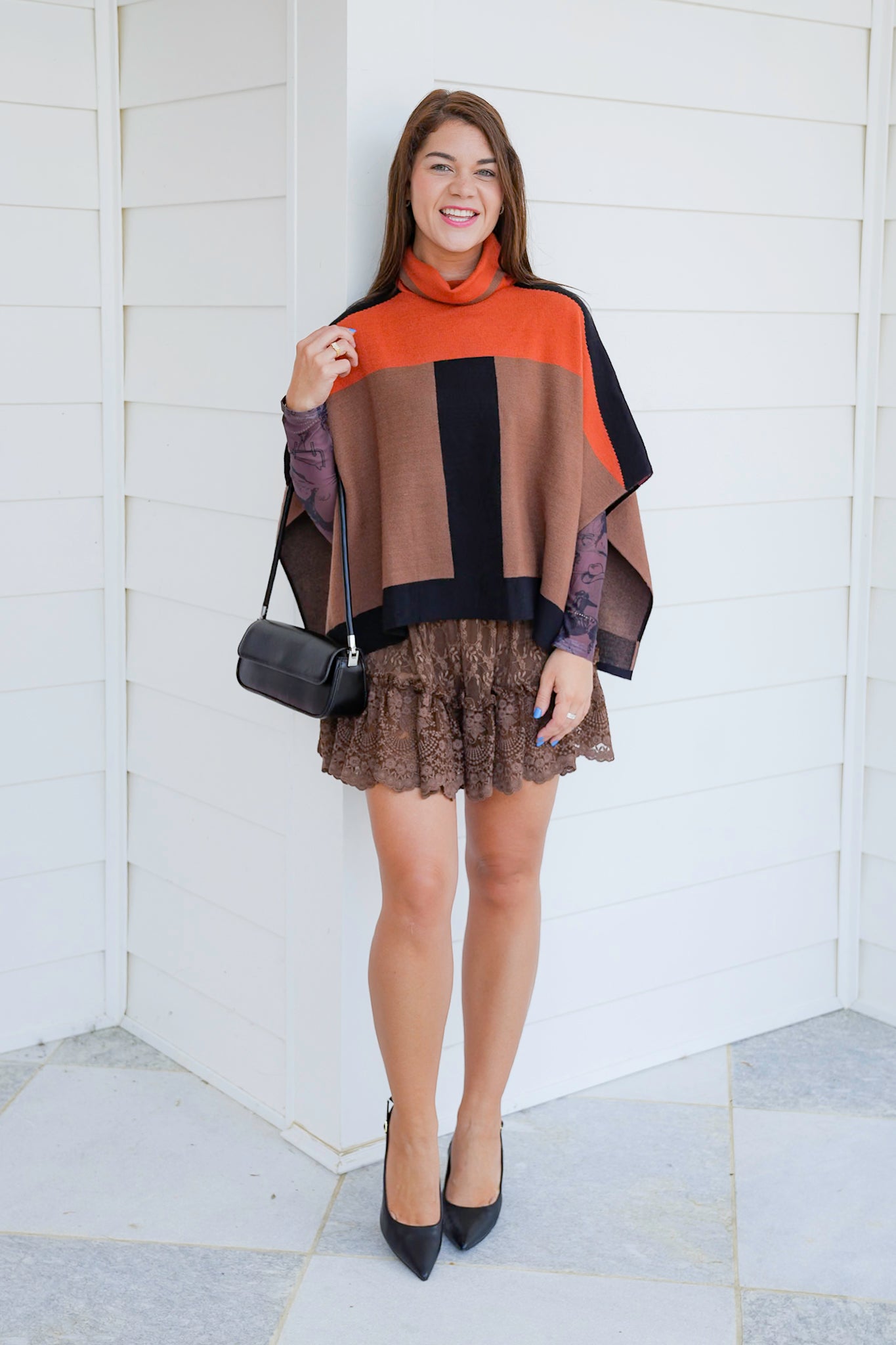 Color Block Short Sleeve Turtle Neck Poncho