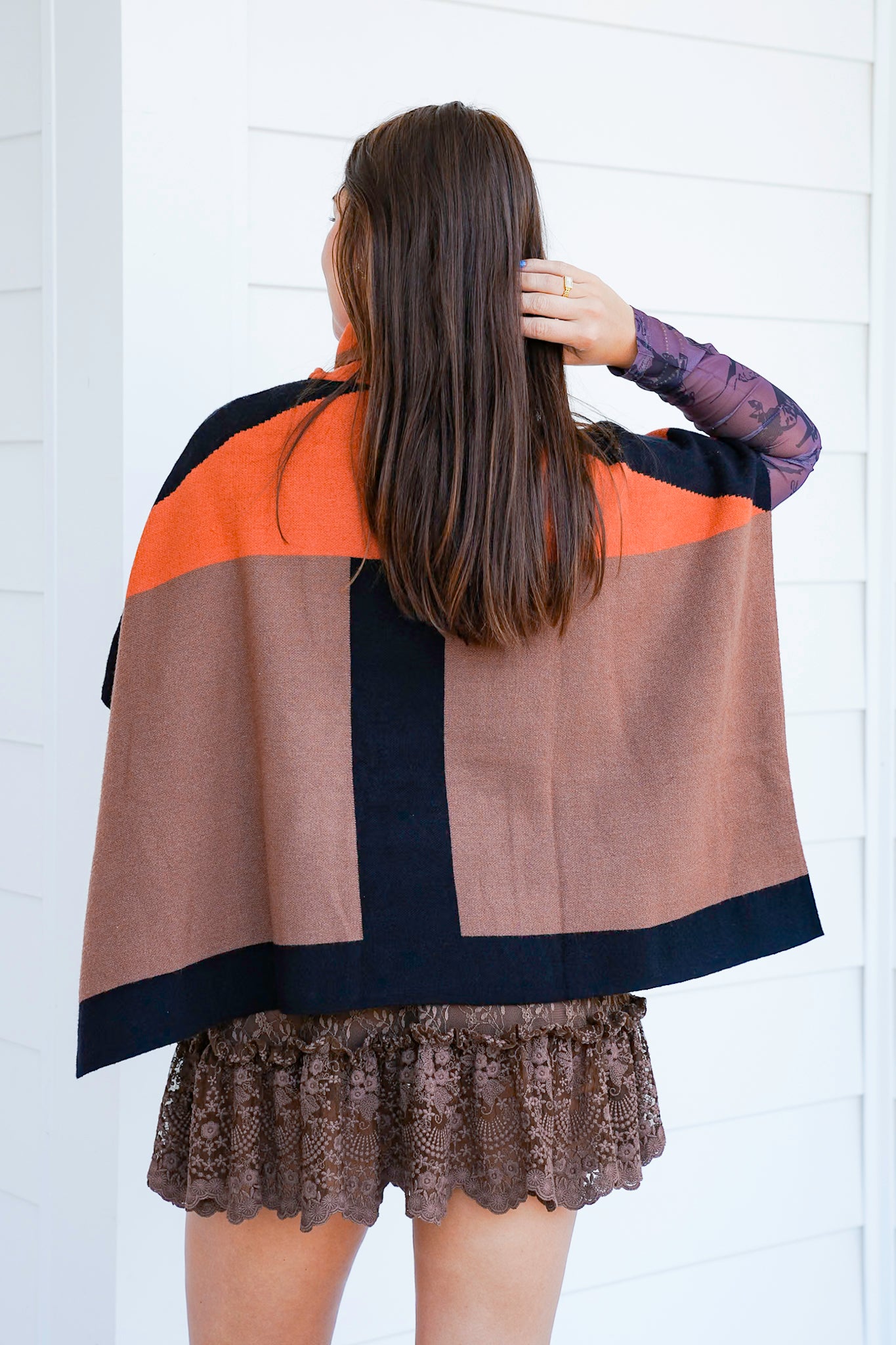 Color Block Short Sleeve Turtle Neck Poncho