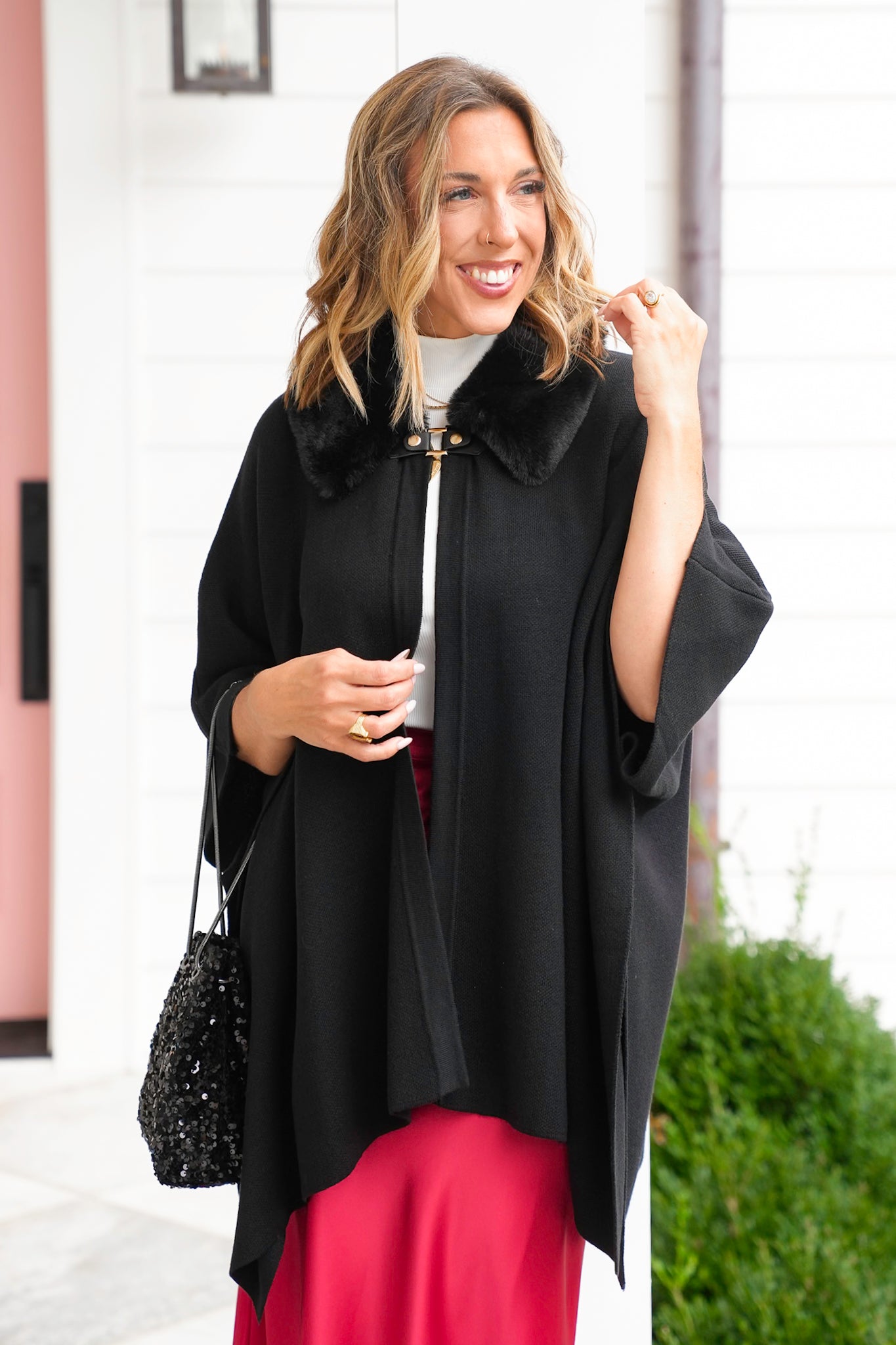 Plus/Reg Black 3/4 Sleeve Poncho Top with Faux Fur