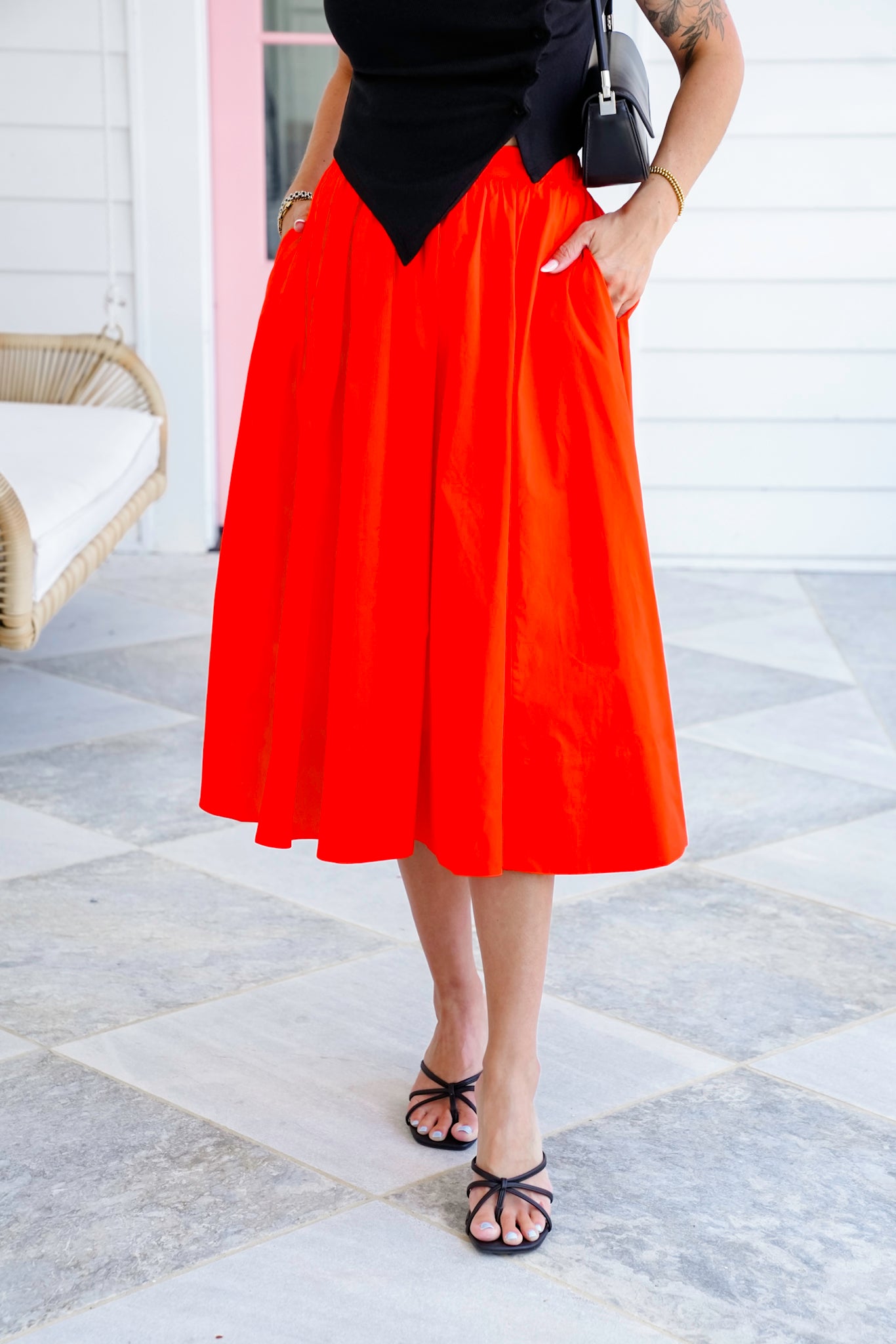 Veveret Elastic Waist Midi Skirt with Side Pockets