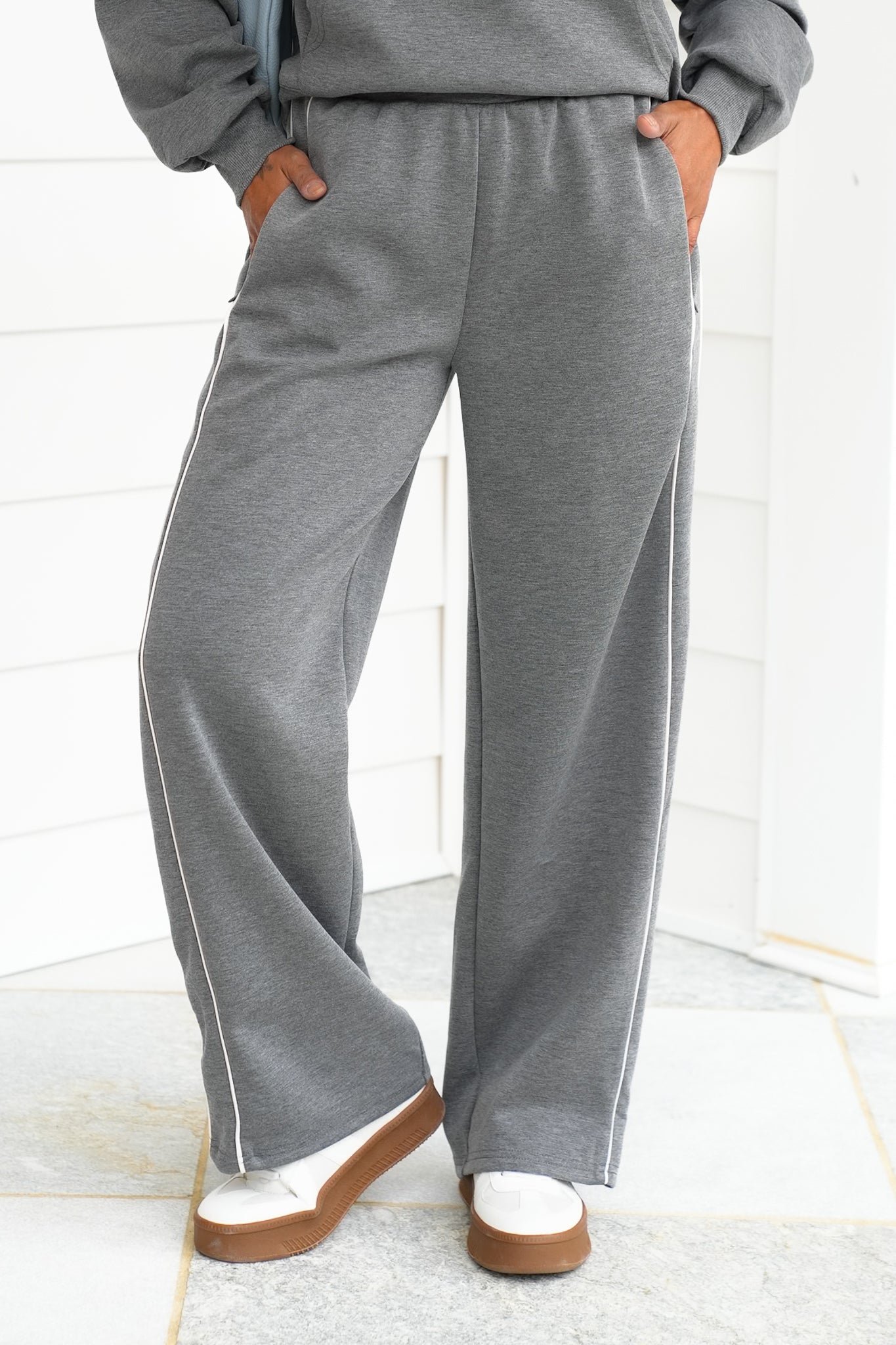 Elastic Waist Wide Leg Sweatpants