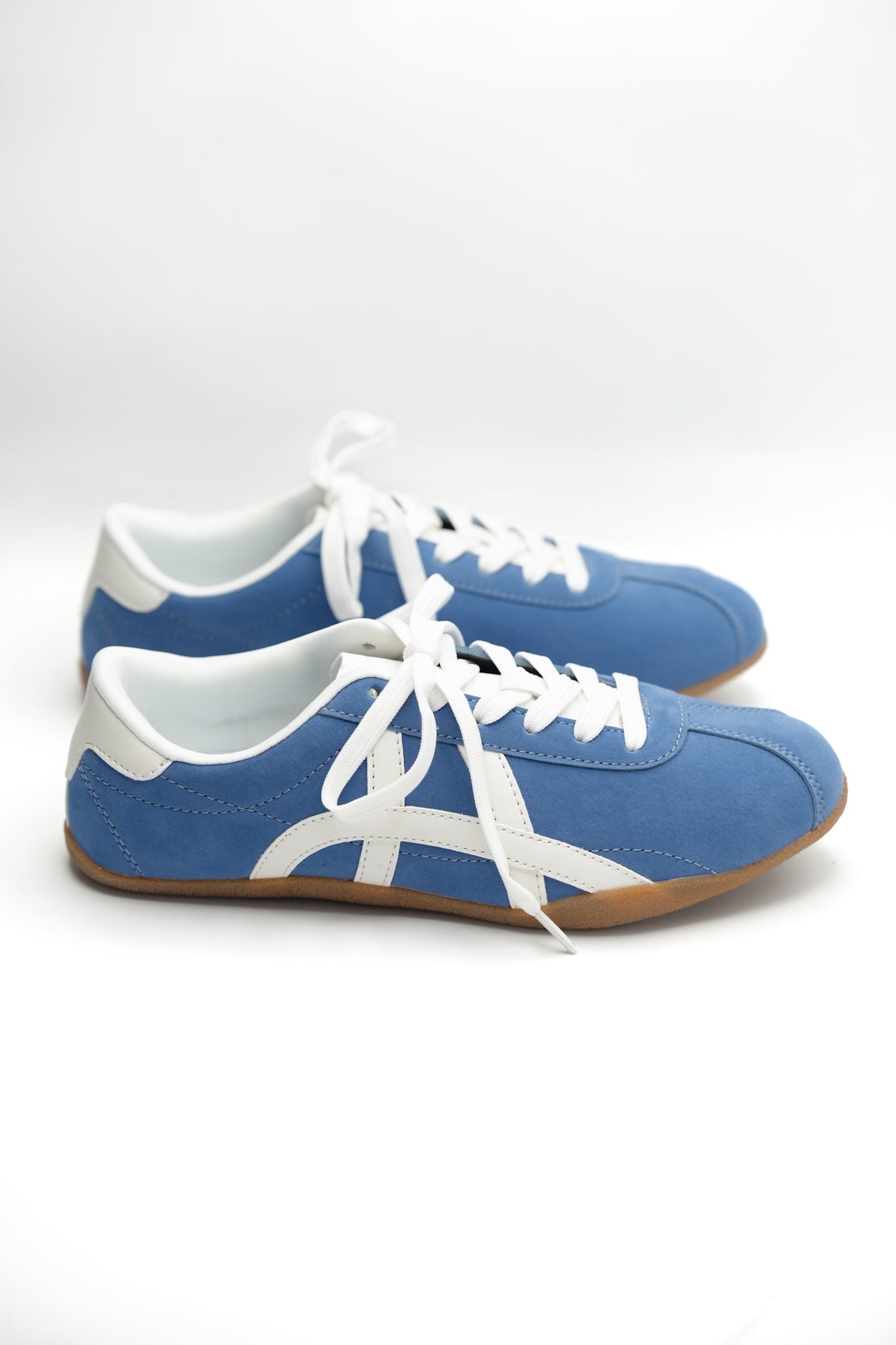 Retro Side Stripes Sneakers