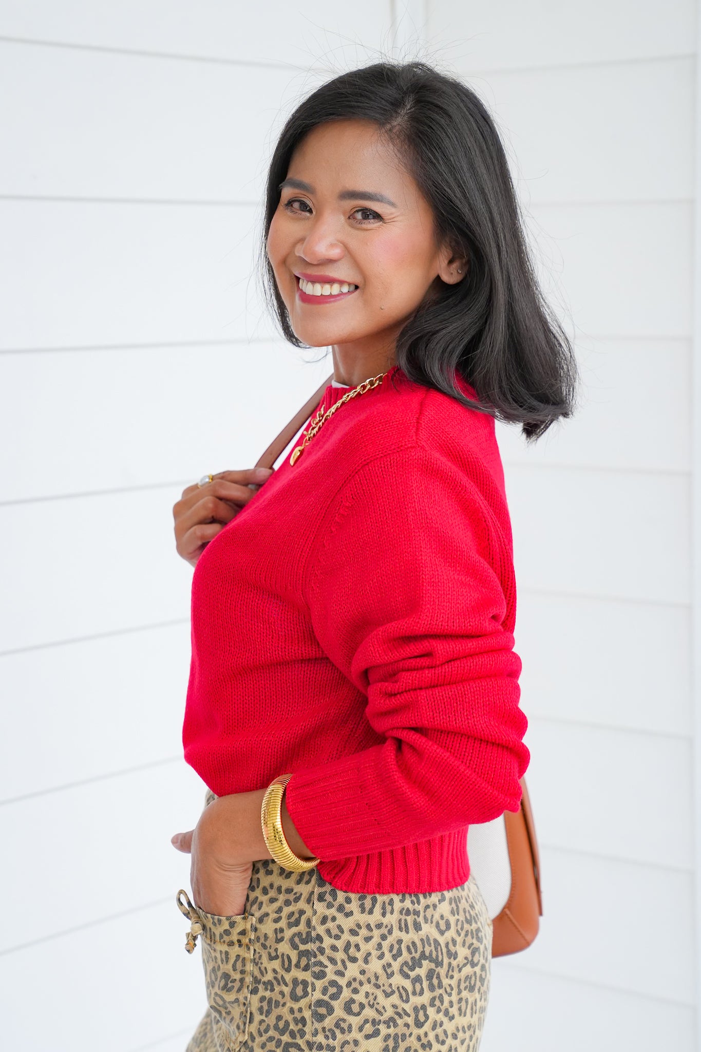 Solid Long Sleeve Crew Neck Cropped Sweater